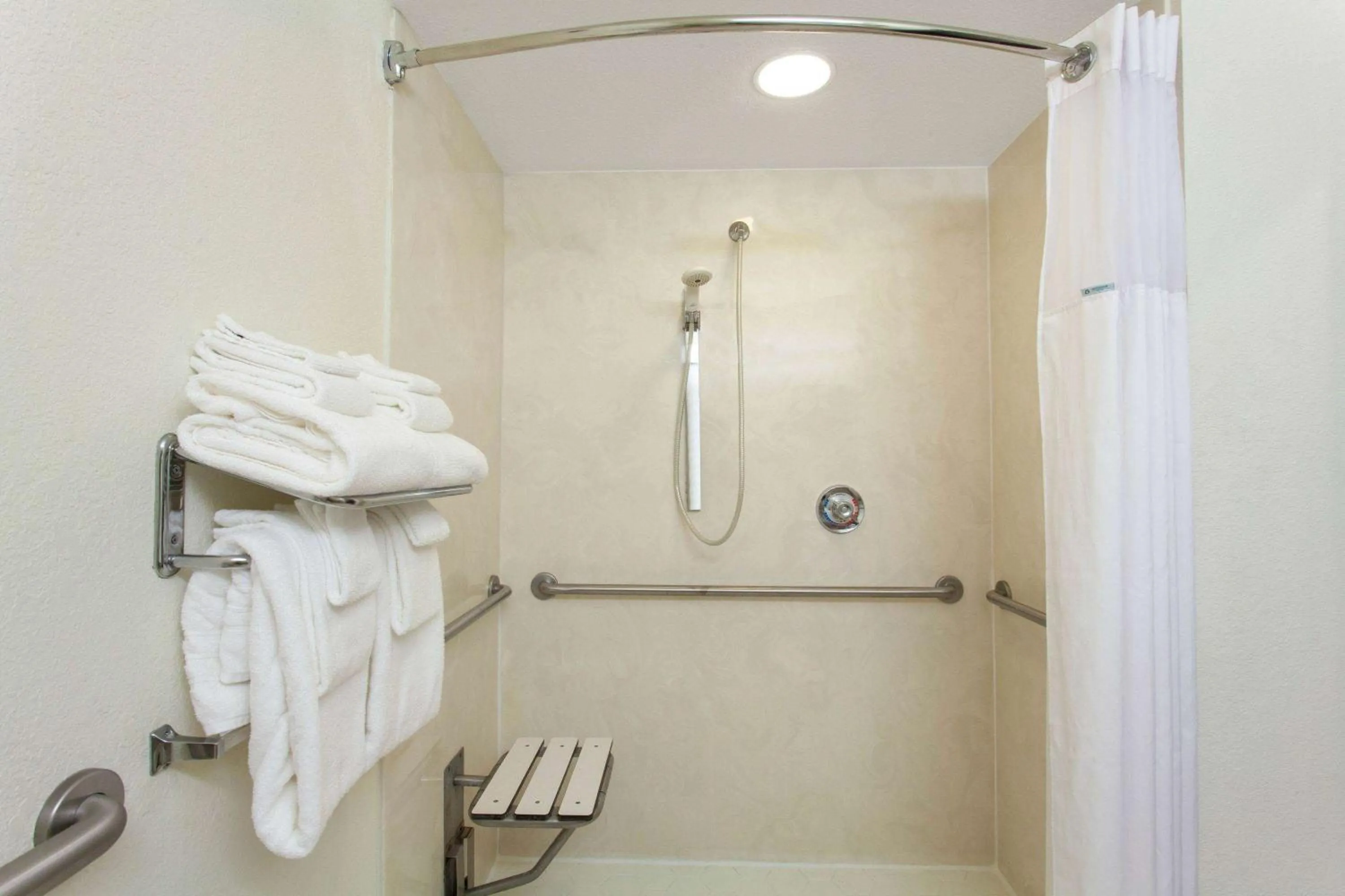 Shower in Microtel Inn and Suites by Wyndham - Lady Lake/ The Villages