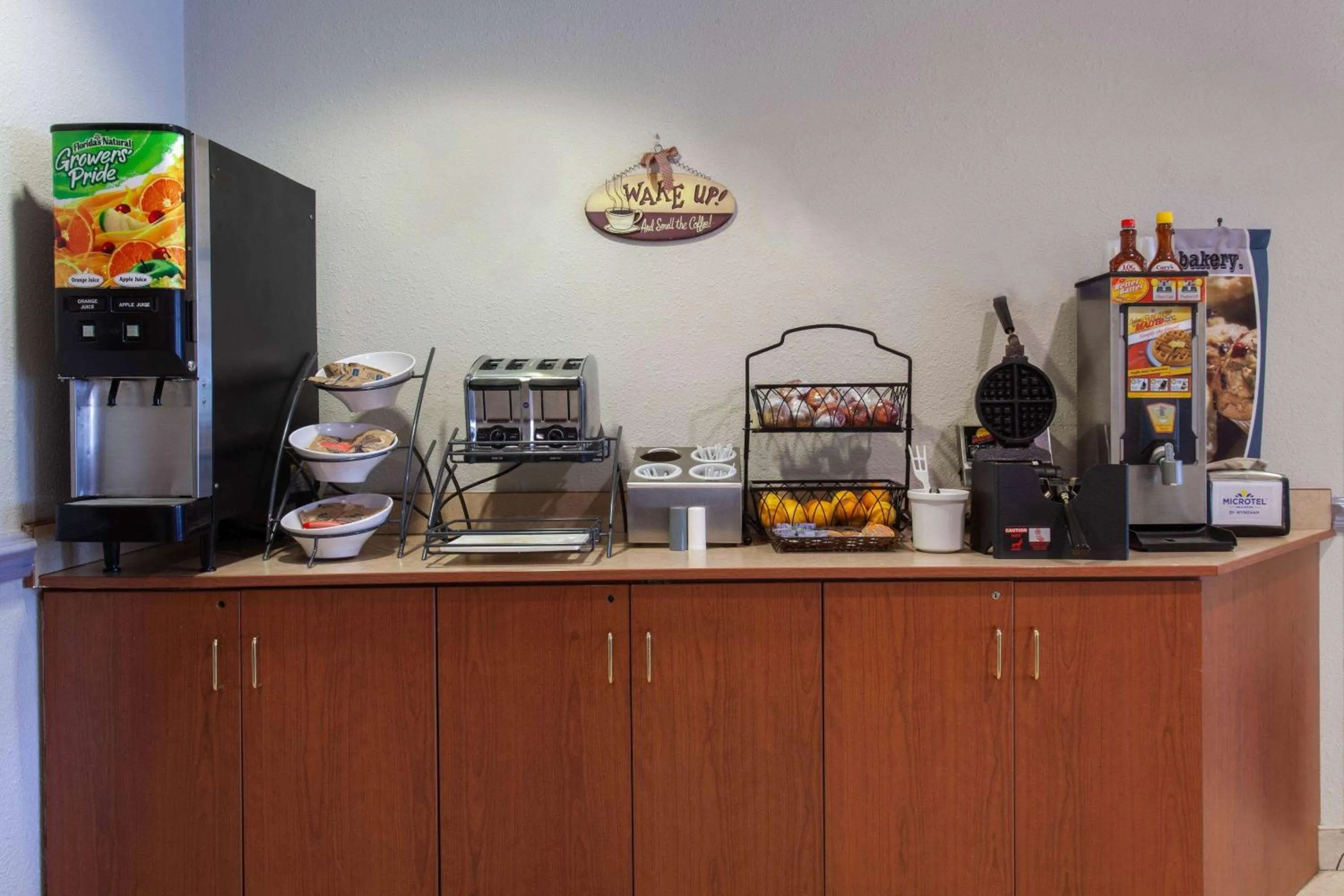 Breakfast in Microtel Inn and Suites by Wyndham - Lady Lake/ The Villages