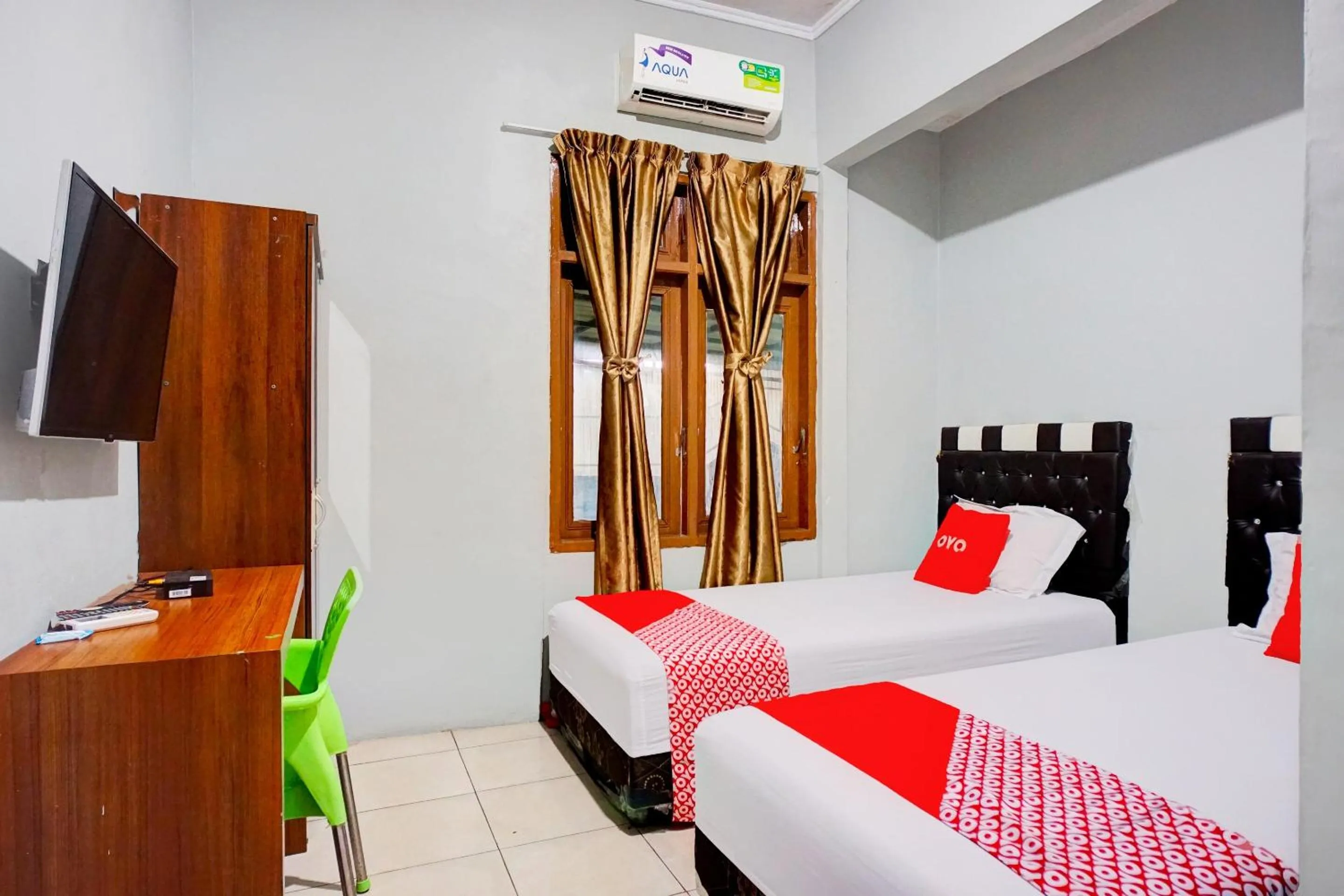 Bedroom in Hotel O Home Stay Kembar Syariah