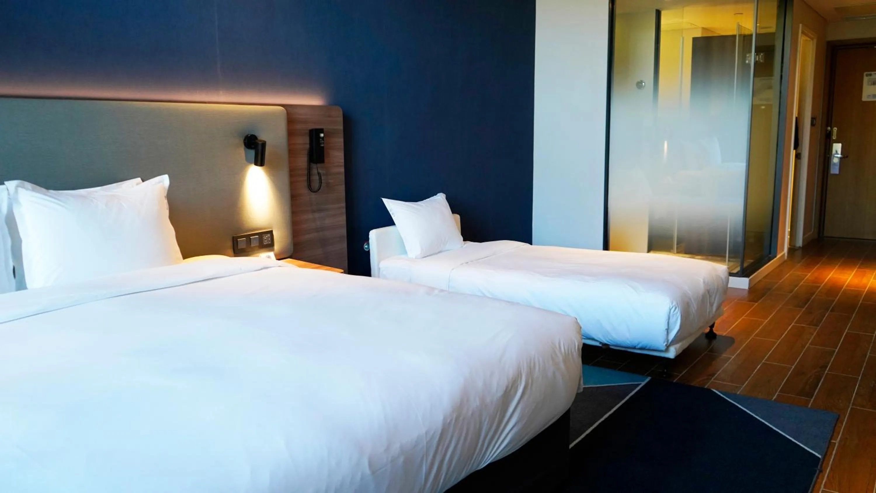 Photo of the whole room, Bed in Holiday Inn Express Chongli by IHG