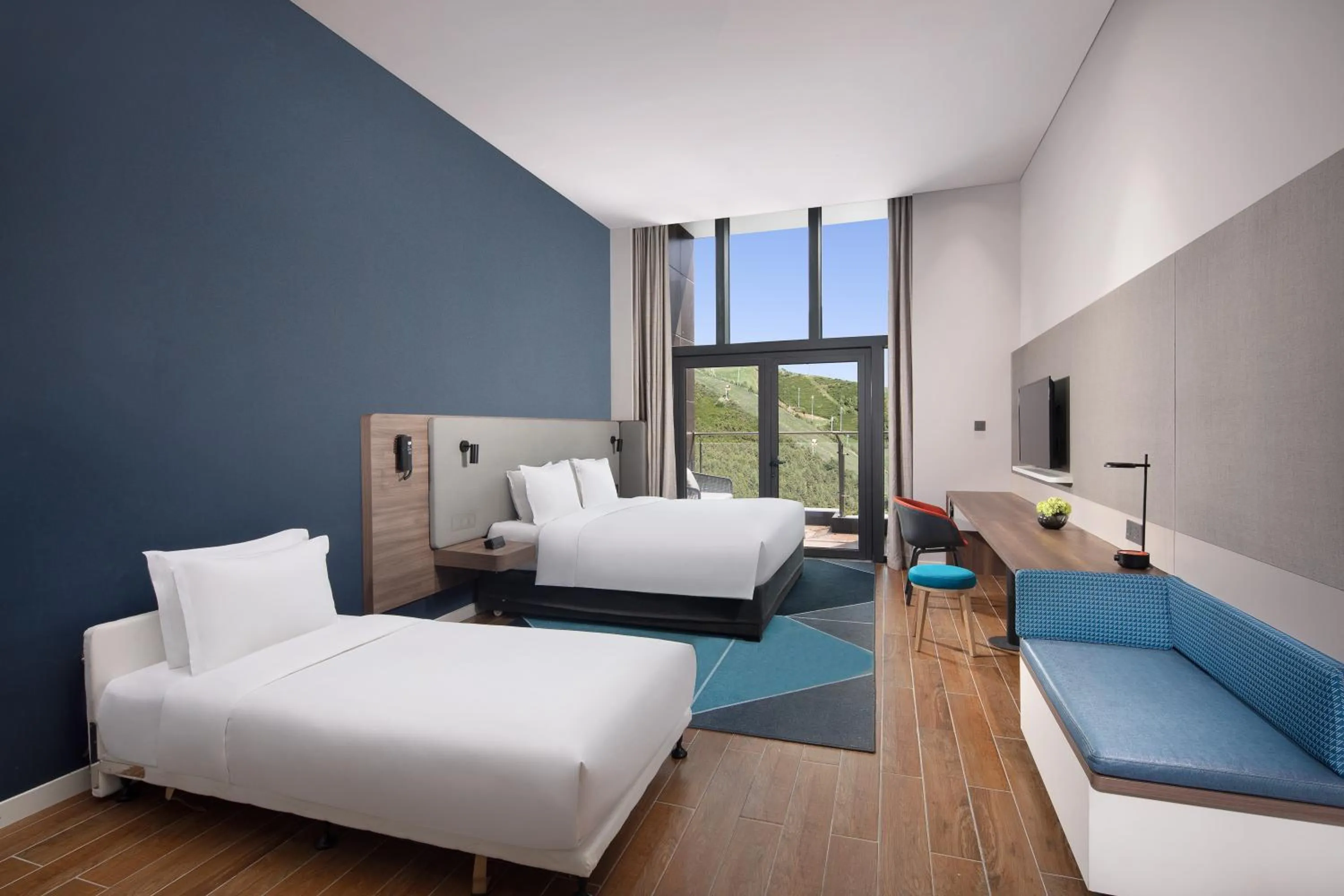 Photo of the whole room, Bed in Holiday Inn Express Chongli by IHG