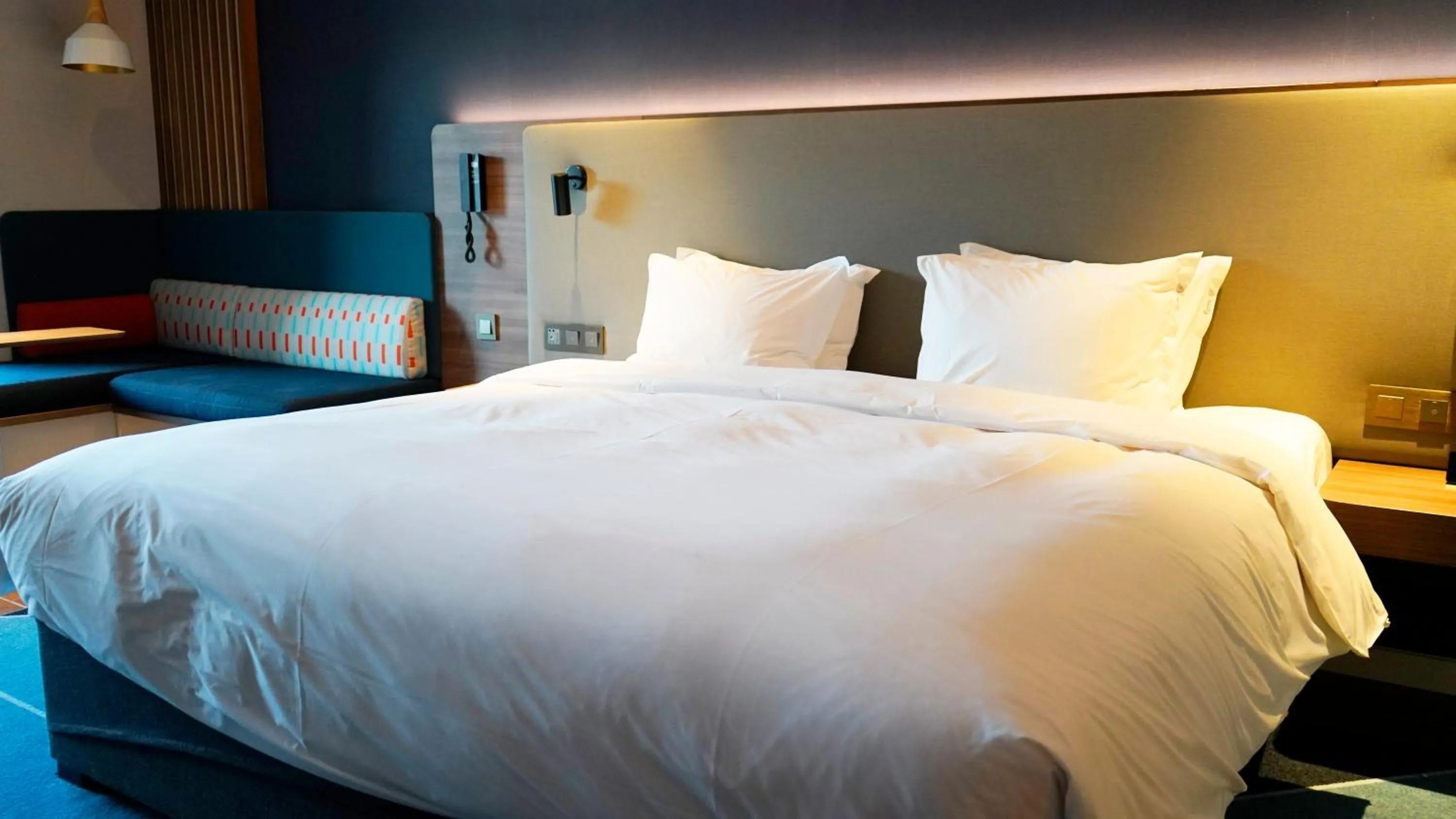 Photo of the whole room, Bed in Holiday Inn Express Chongli by IHG