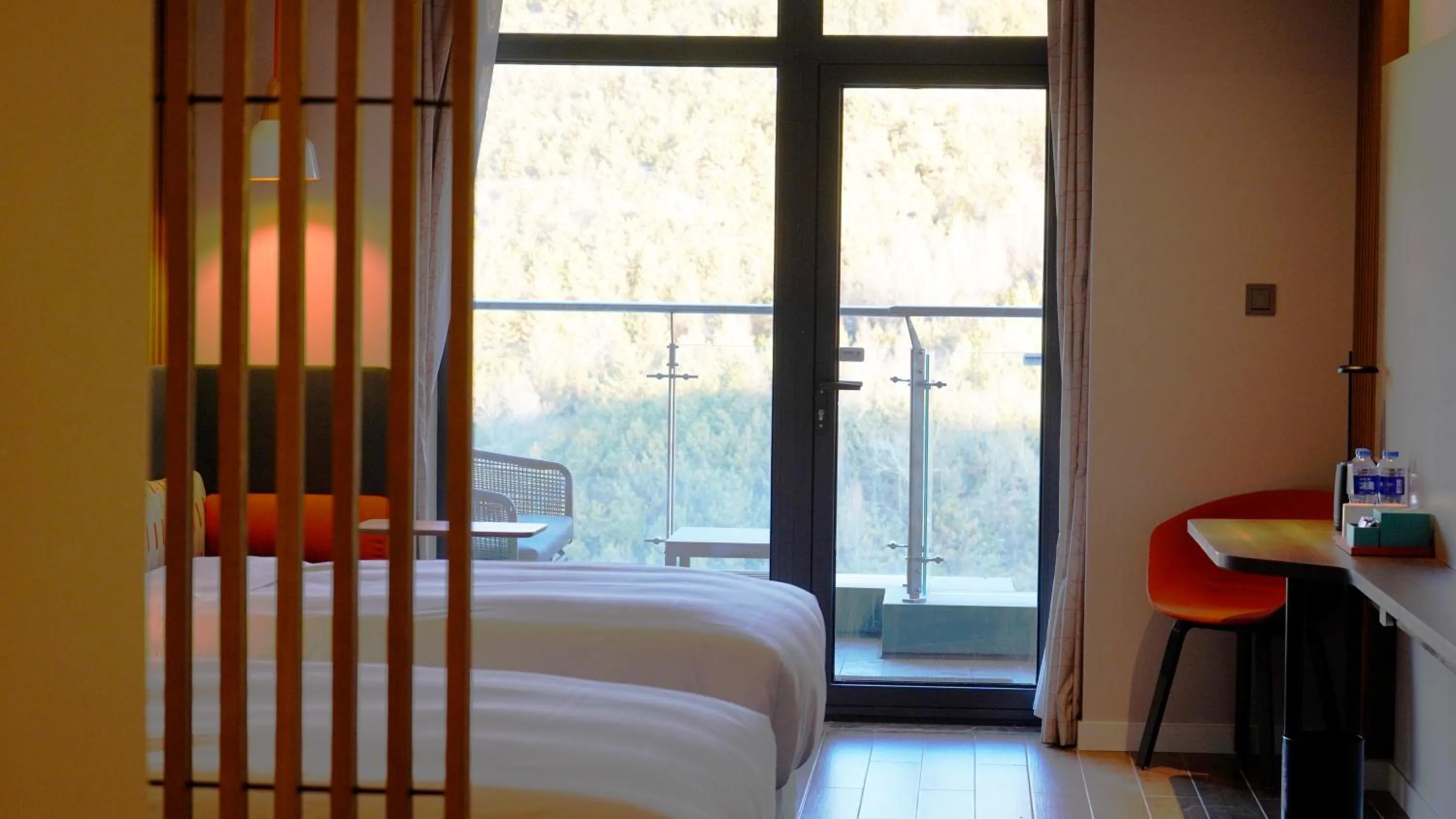 Photo of the whole room, Bed in Holiday Inn Express Chongli by IHG