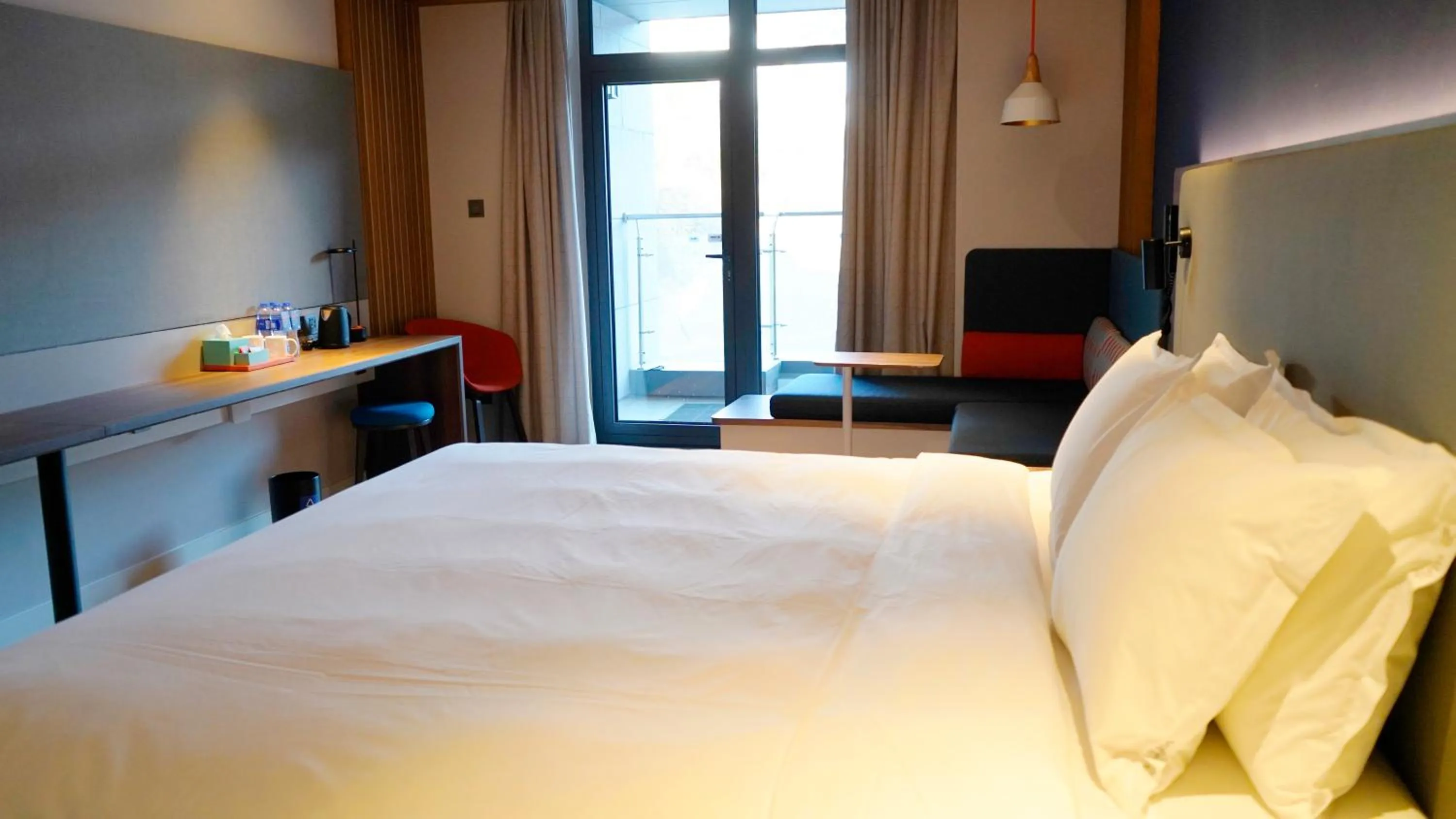 Photo of the whole room, Bed in Holiday Inn Express Chongli by IHG