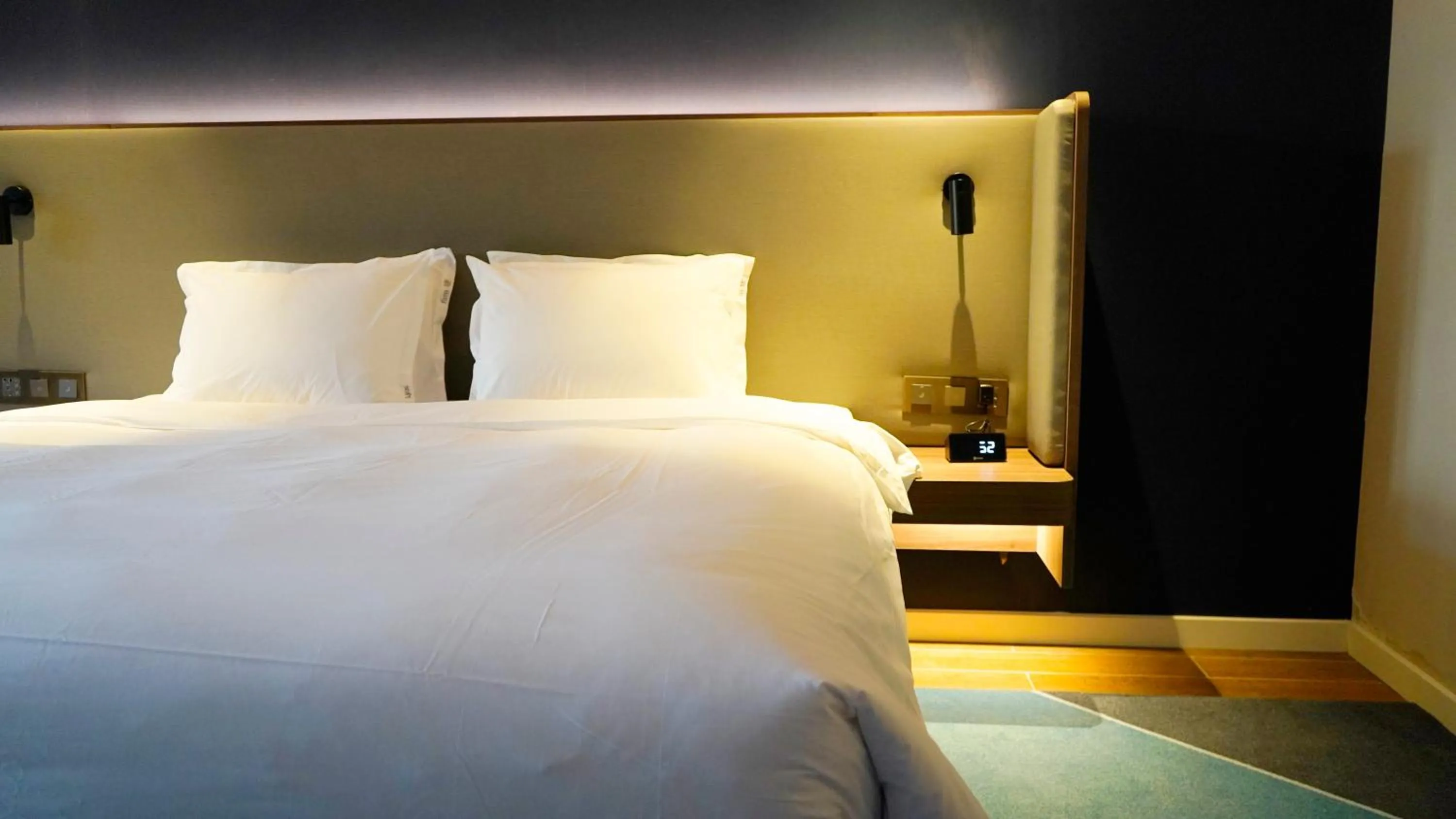 Photo of the whole room, Bed in Holiday Inn Express Chongli by IHG