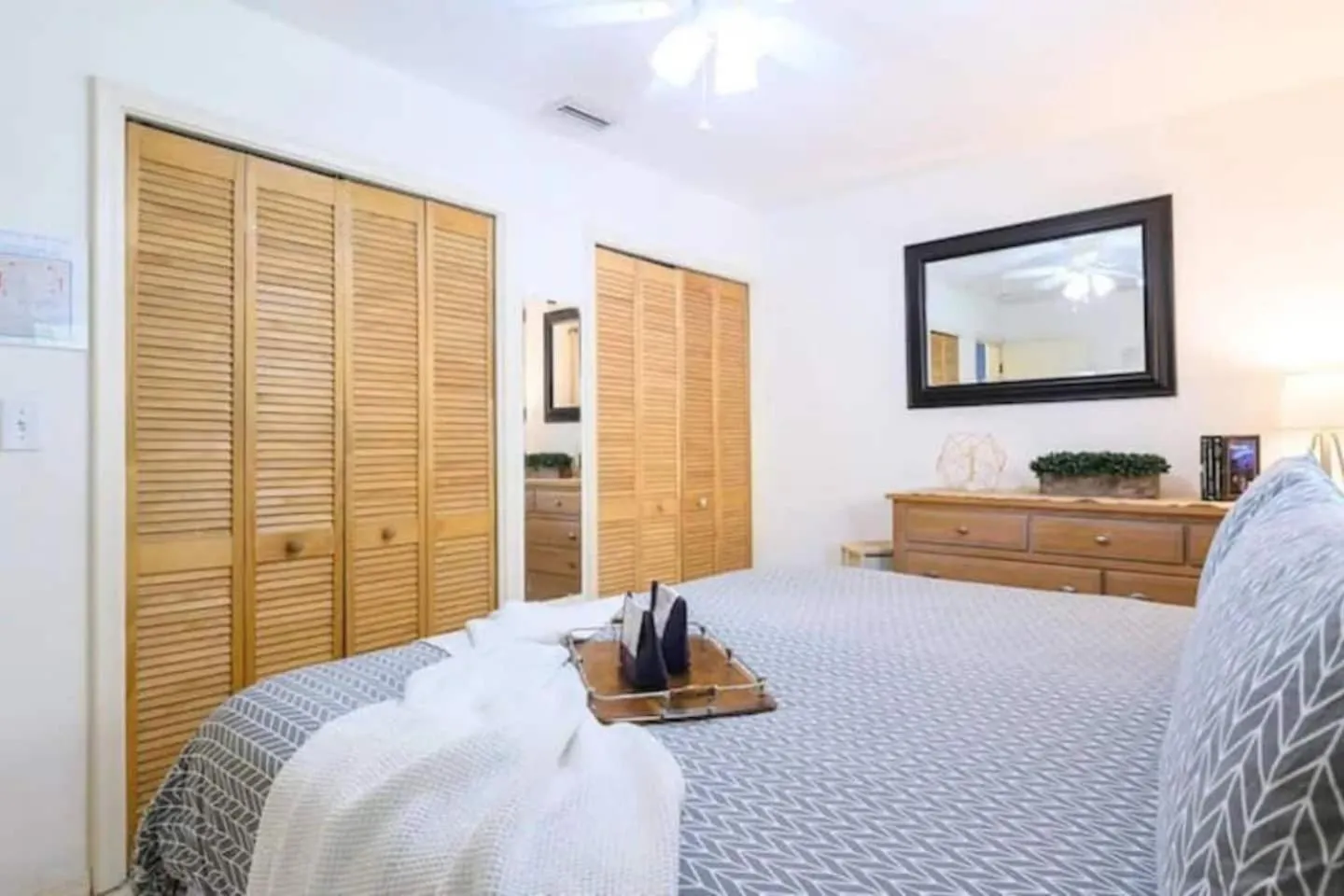 Bed in The Peacock Villa 1 By Pmi