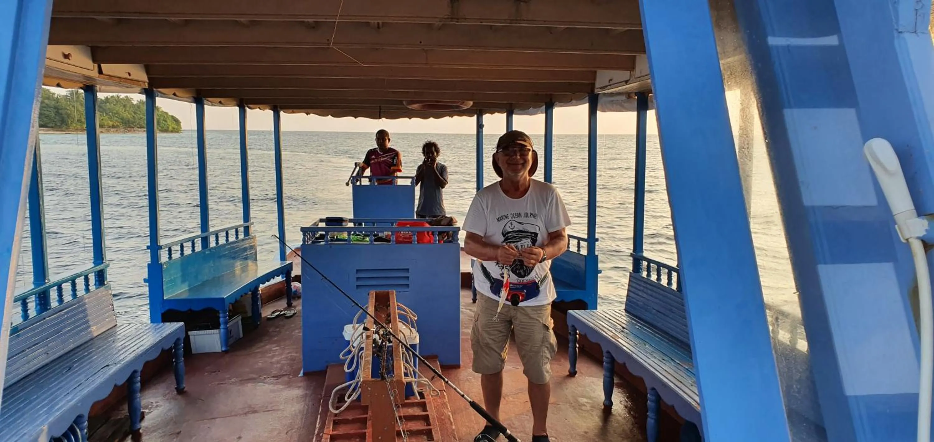 Fishing in Origami Inn Himandhoo