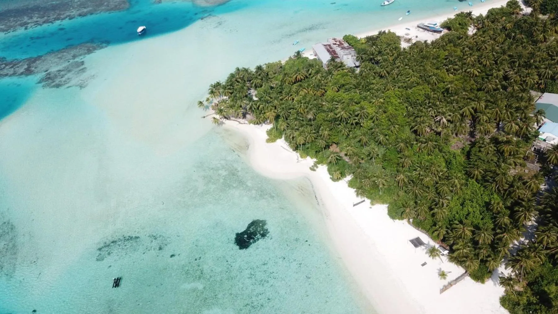Bird's eye view in Origami Inn Himandhoo