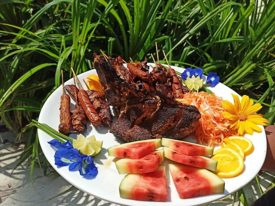 Food in Origami Inn Himandhoo