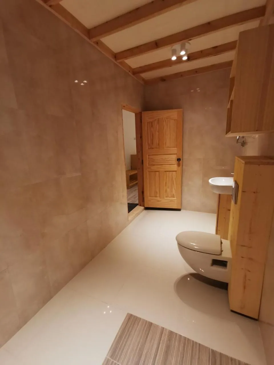 Bathroom in Origami Inn Himandhoo
