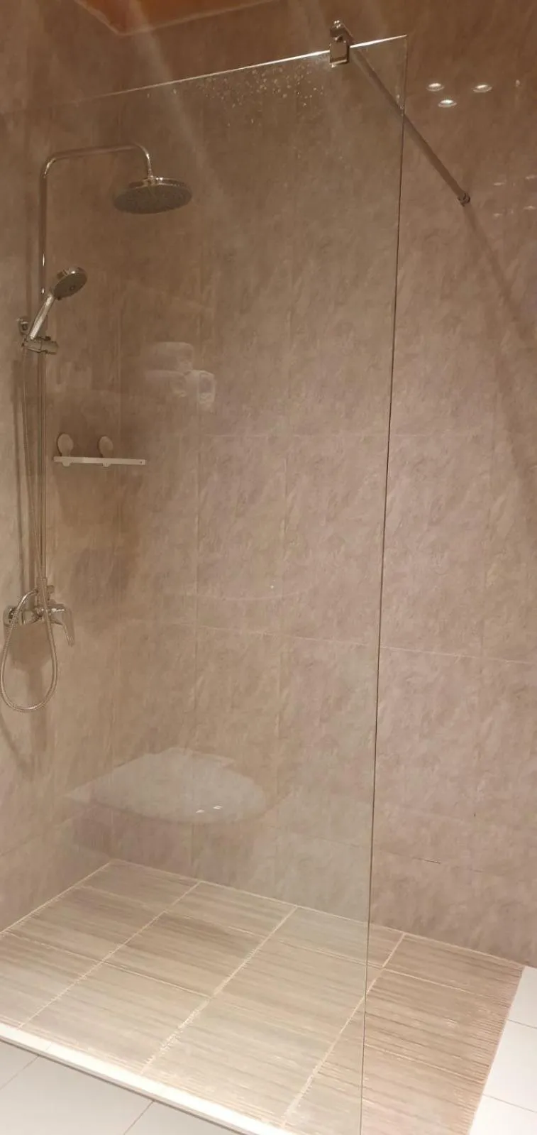 Bathroom in Origami Inn Himandhoo