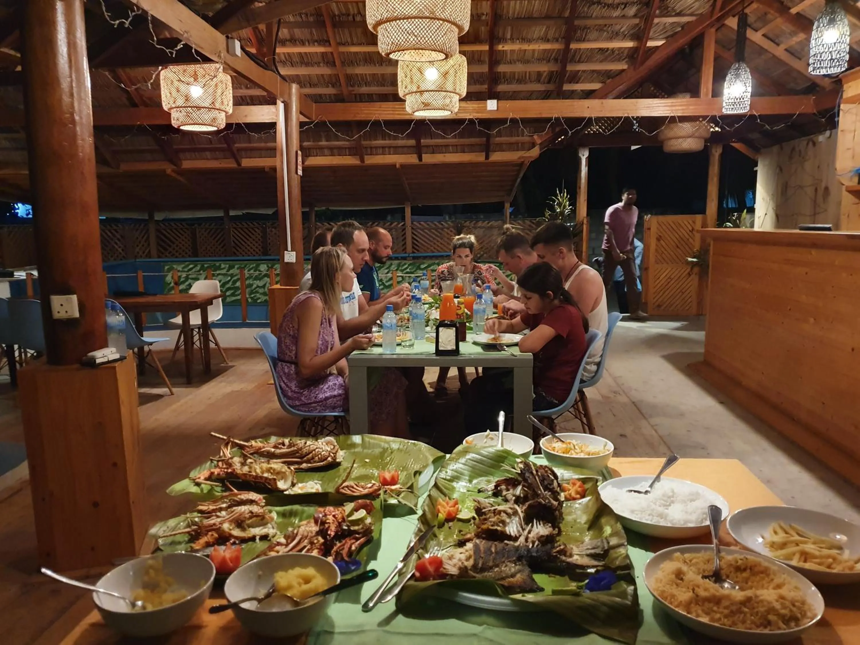 Restaurant/places to eat in Origami Inn Himandhoo