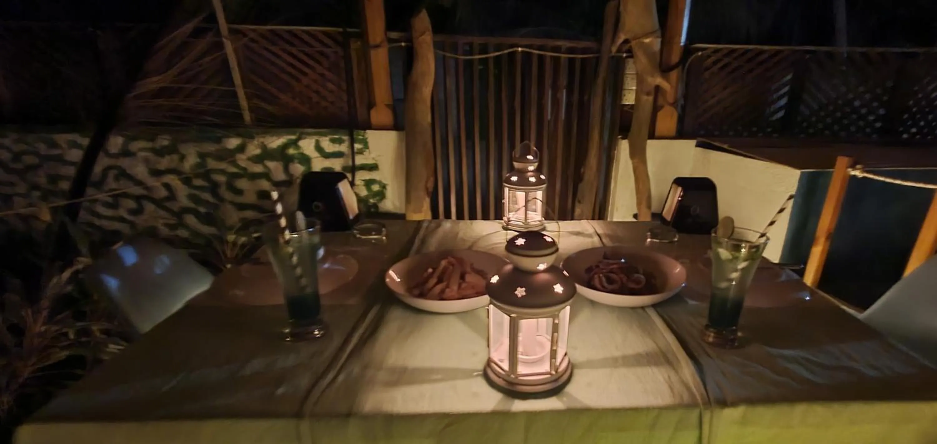 Restaurant/places to eat in Origami Inn Himandhoo