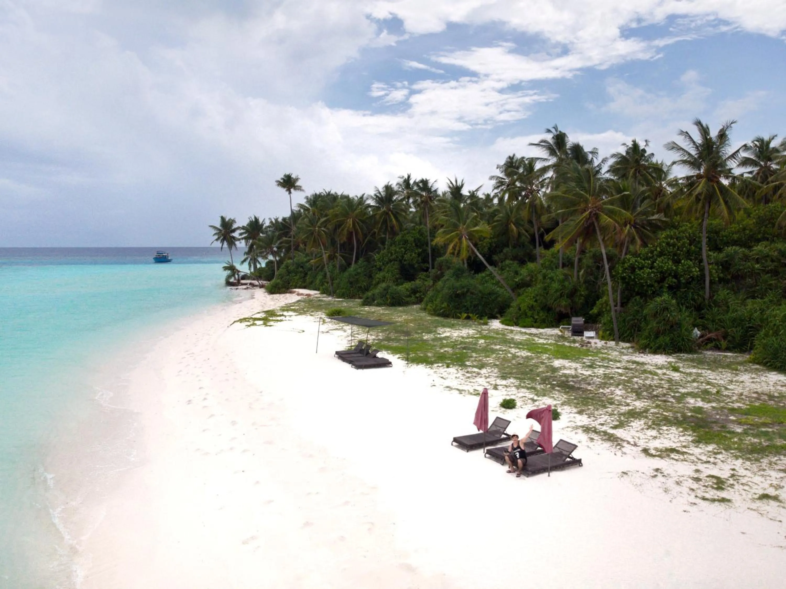 Beach in Origami Inn Himandhoo