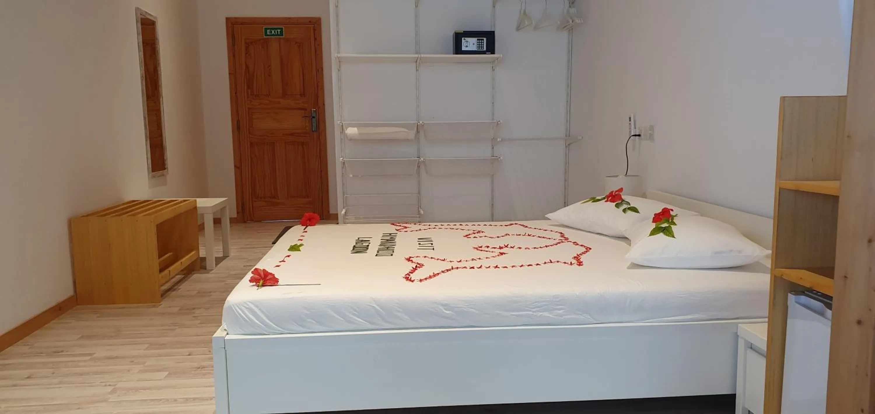 Bedroom, Bed in Origami Inn Himandhoo