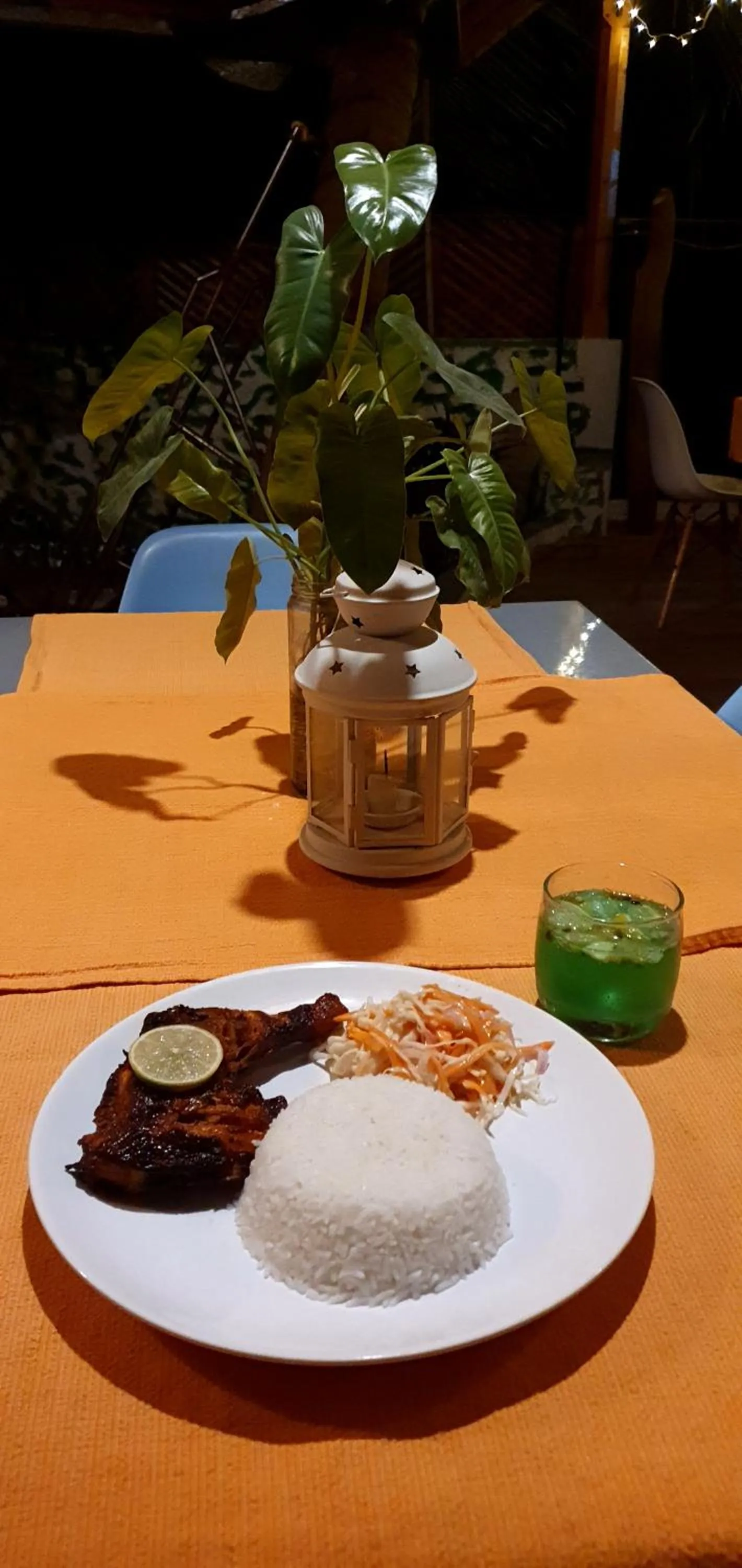 Restaurant/places to eat in Origami Inn Himandhoo