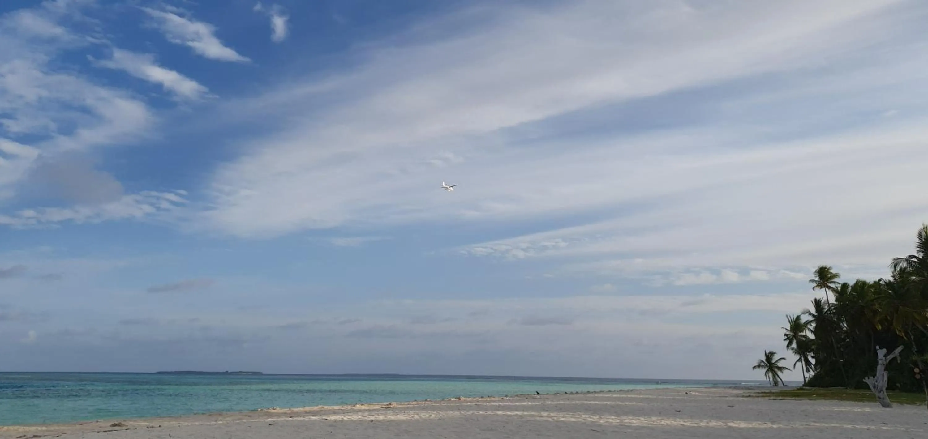 Beach in Origami Inn Himandhoo