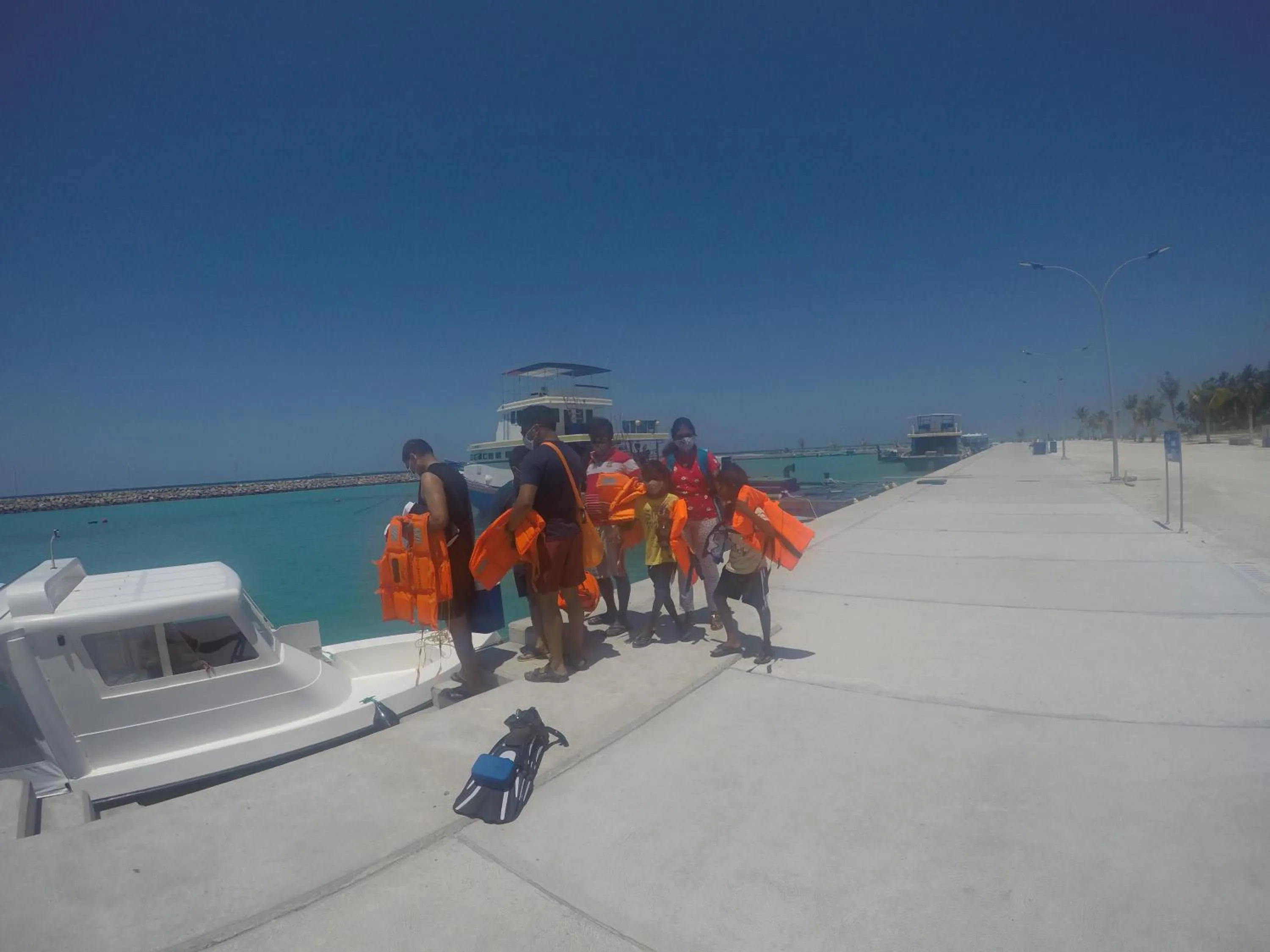 Activities in Origami Inn Himandhoo