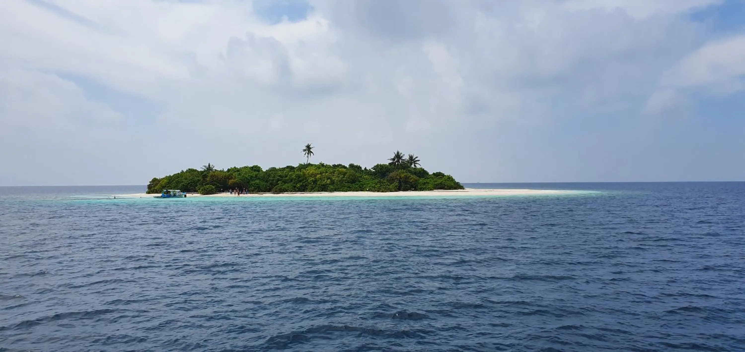 Natural landscape in Origami Inn Himandhoo