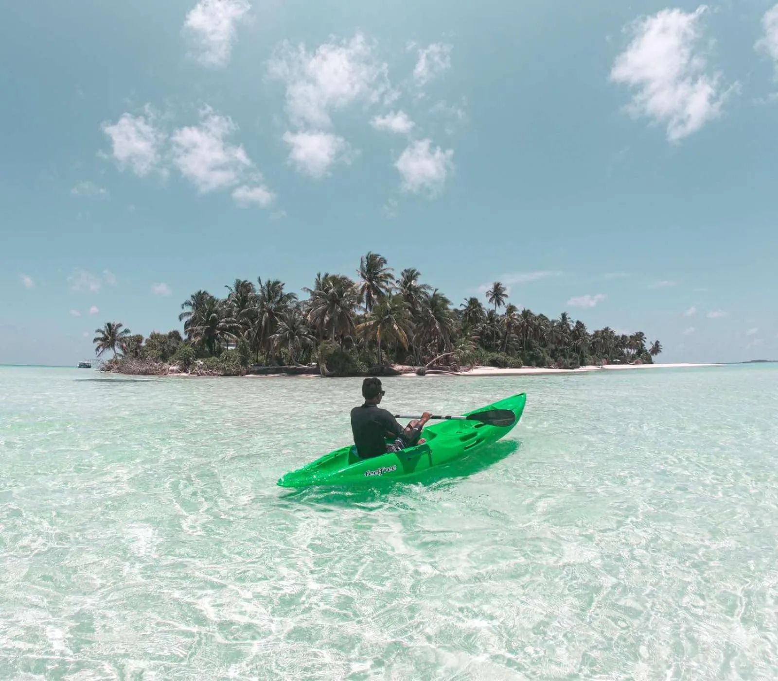 People in Origami Inn Himandhoo