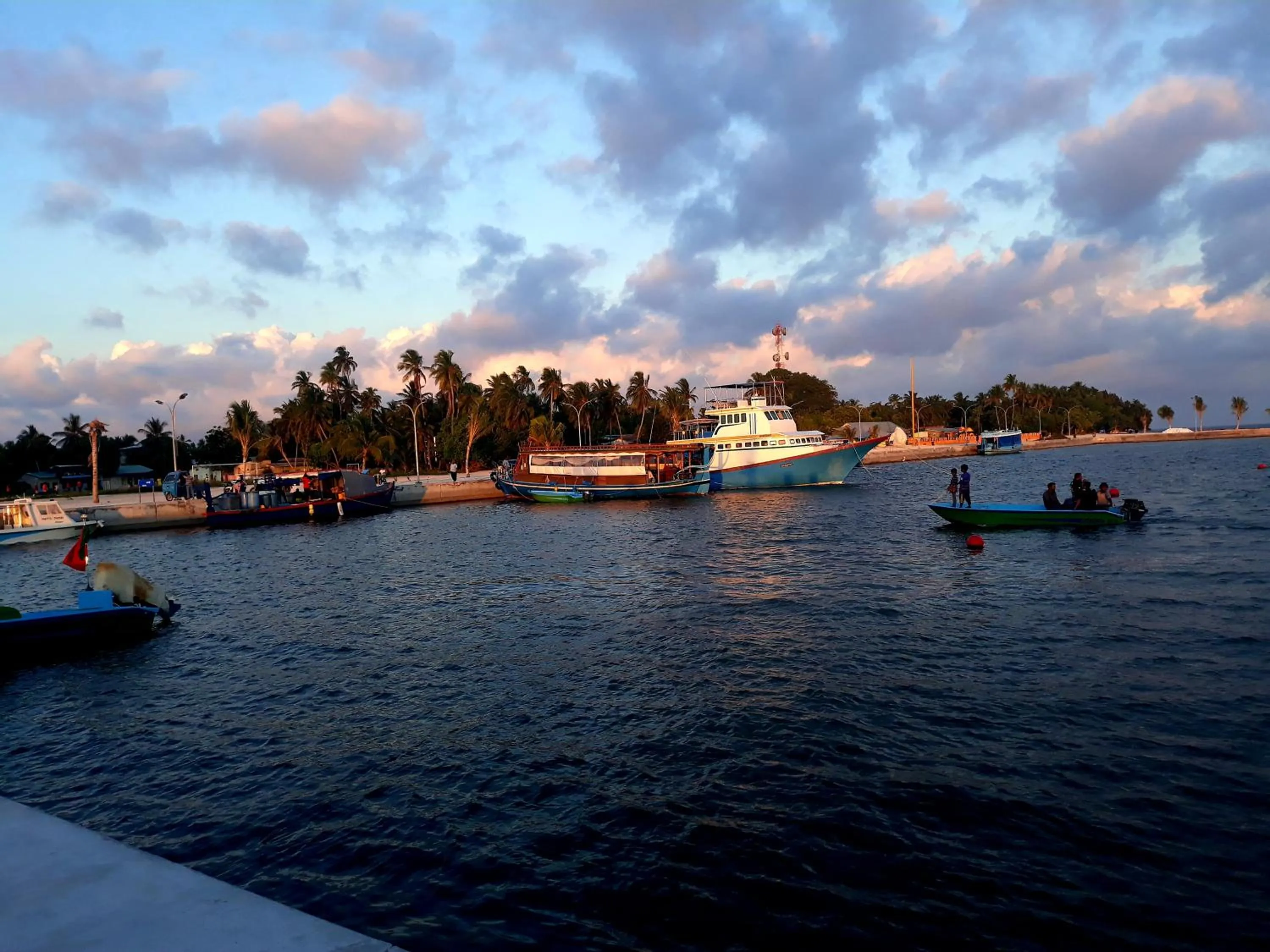 Neighbourhood in Origami Inn Himandhoo