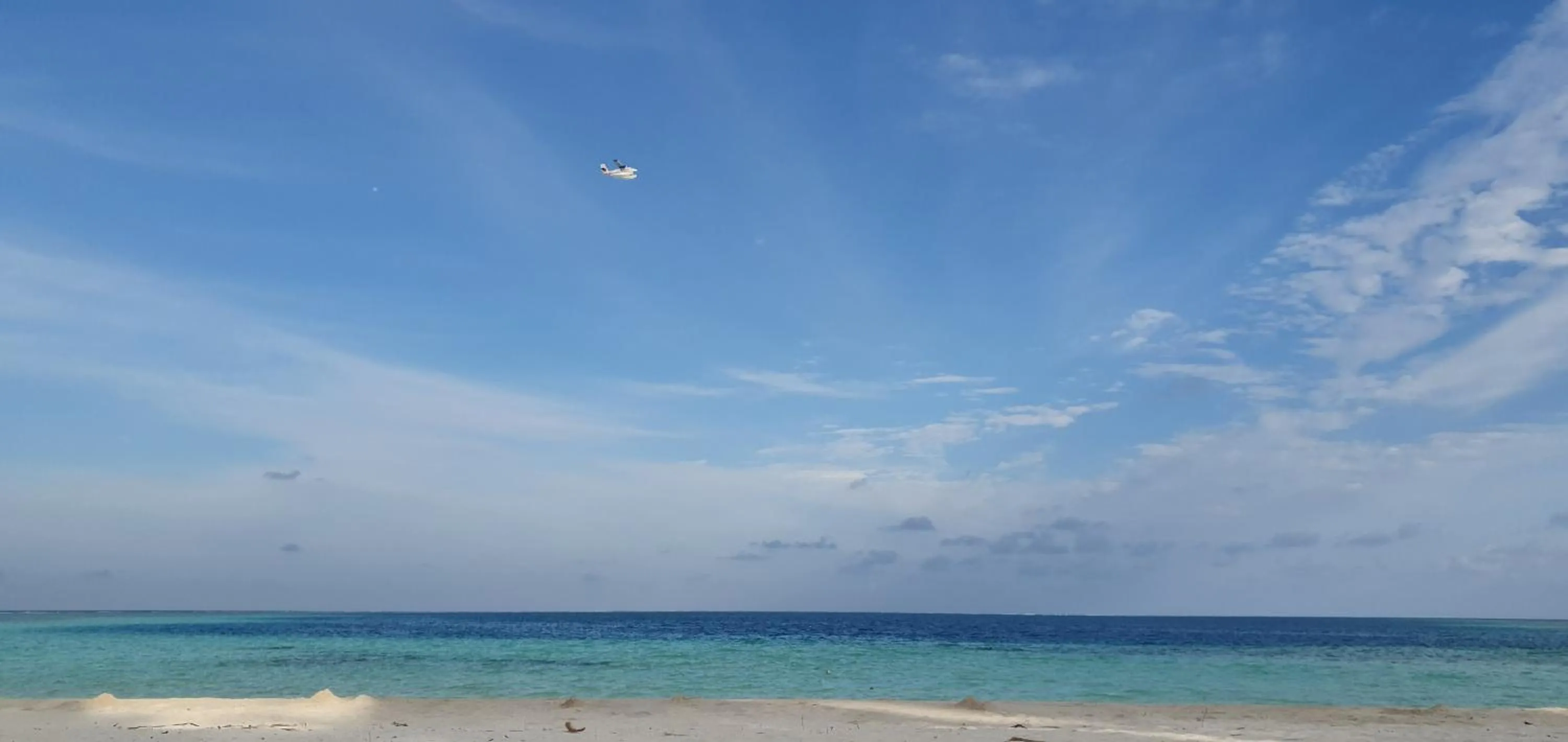Beach in Origami Inn Himandhoo