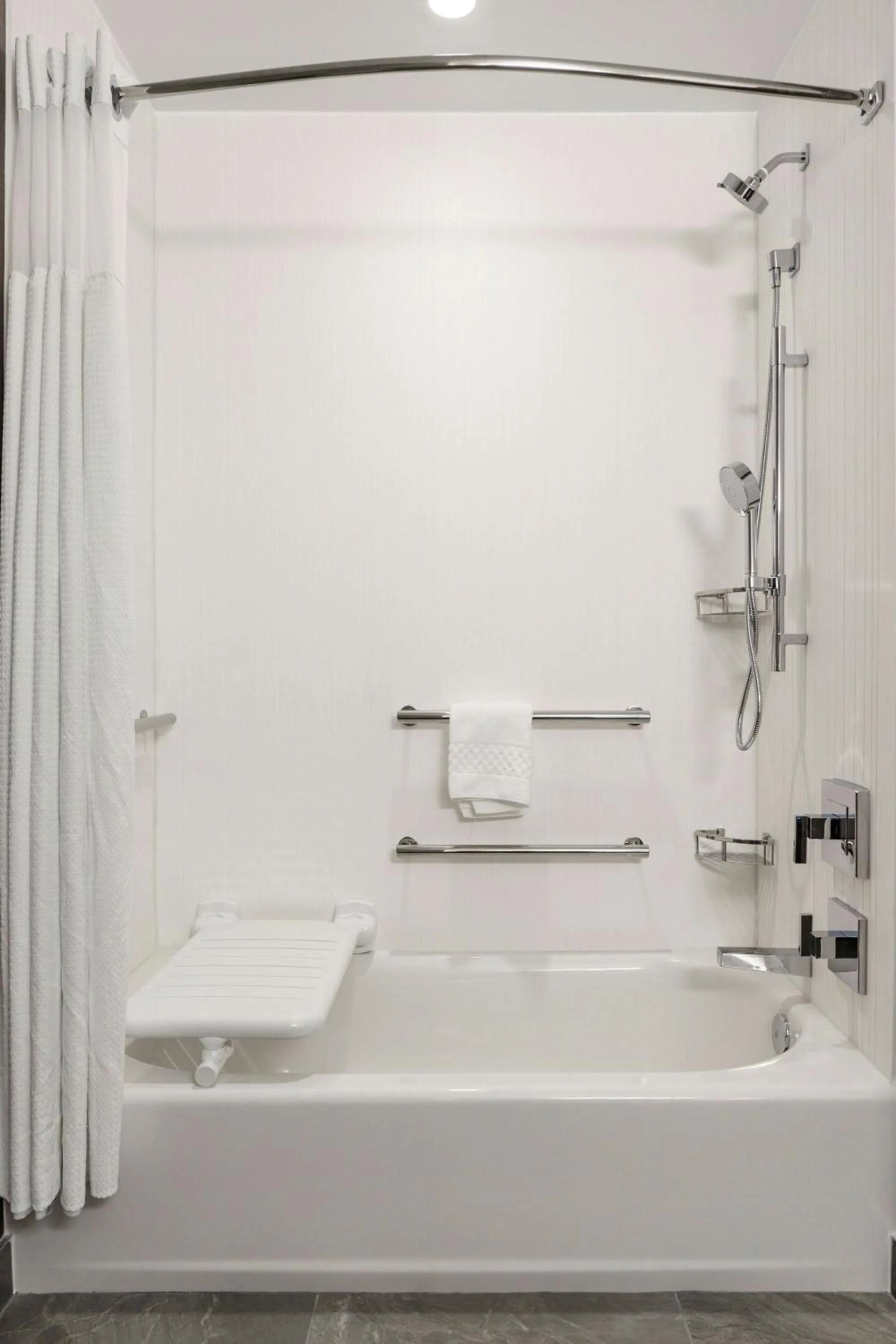 Bathroom in Courtyard by Marriott Indianapolis Fishers