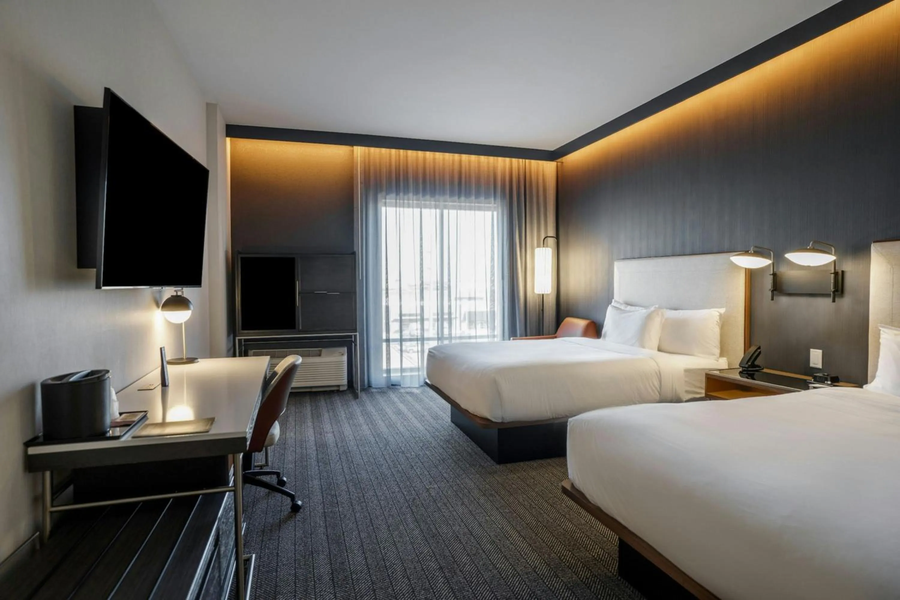 Photo of the whole room, Bed in Courtyard by Marriott Indianapolis Fishers