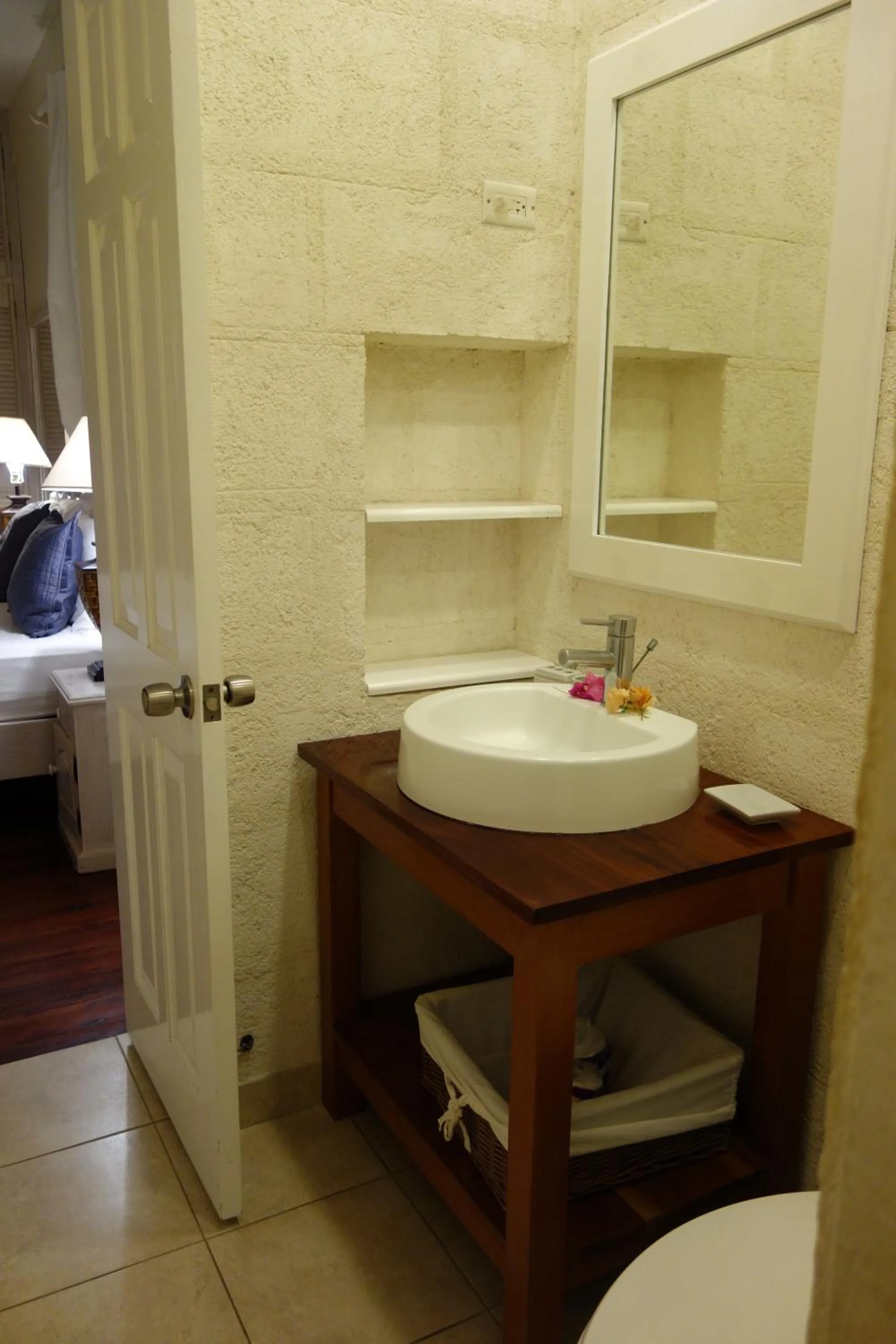 Bathroom, Bed in Inchcape Seaside Villas