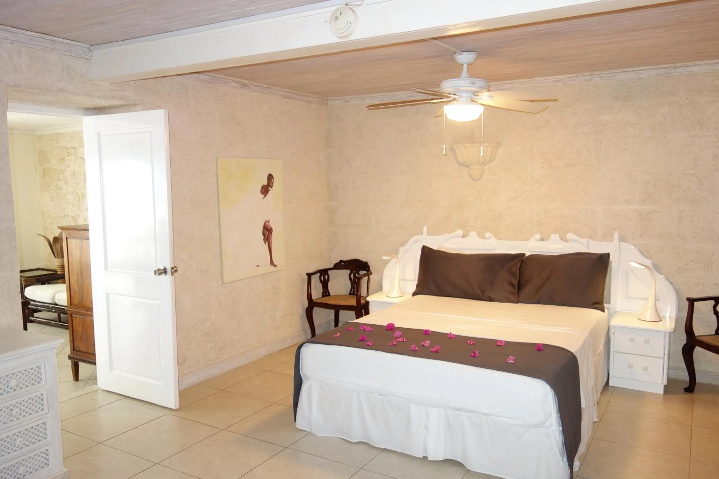 Bed in Inchcape Seaside Villas