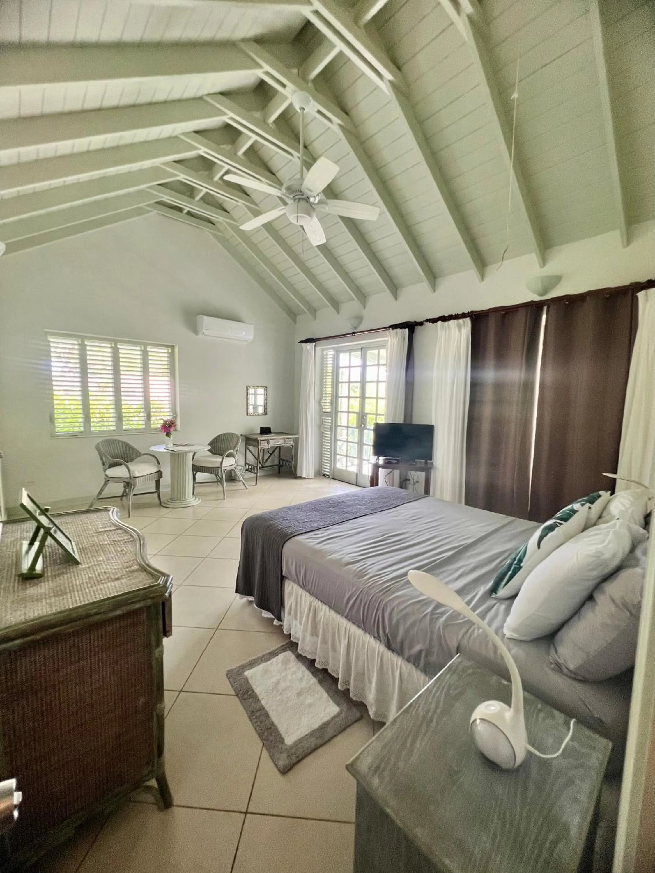 Bed in Inchcape Seaside Villas
