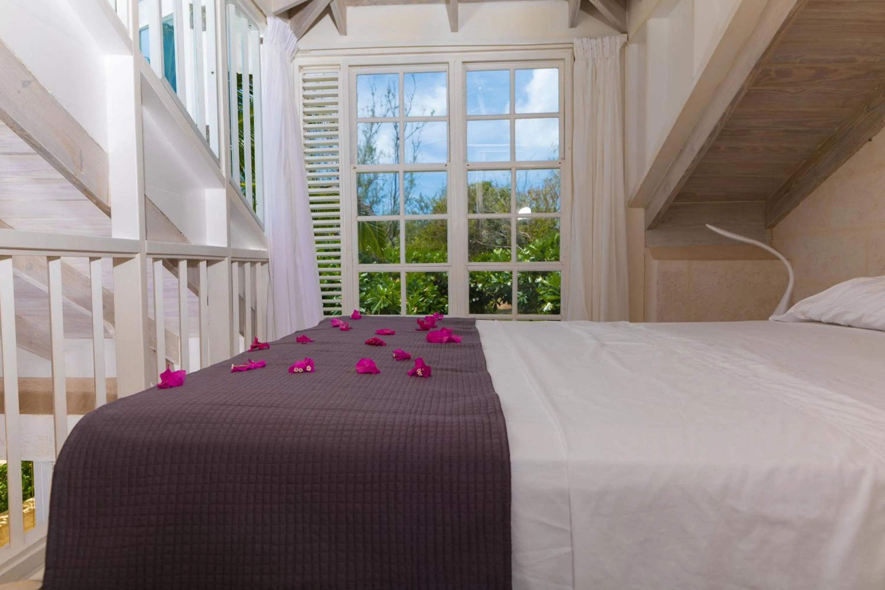 Bed in Inchcape Seaside Villas