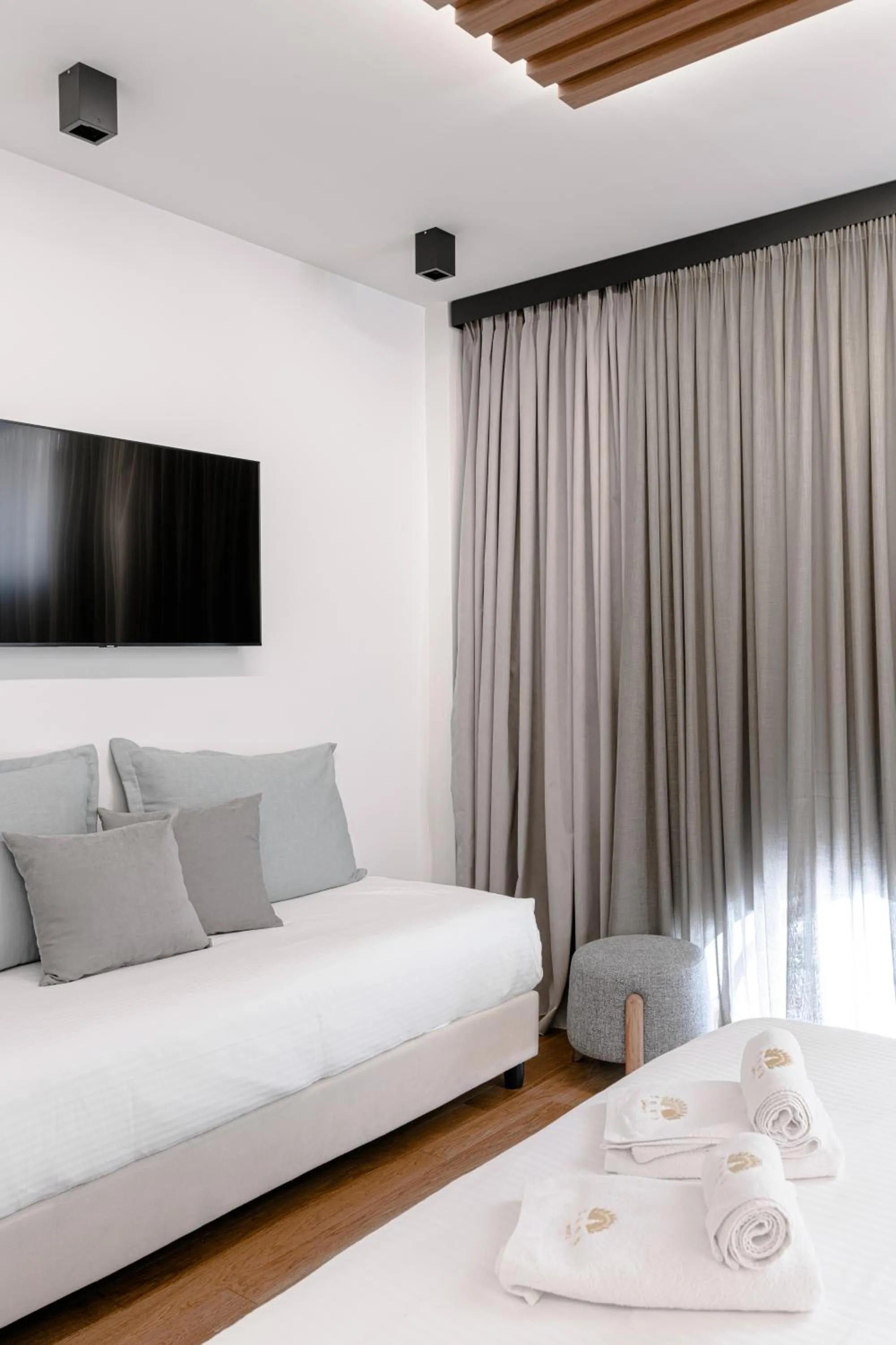 towels, Bed in Snob Athens