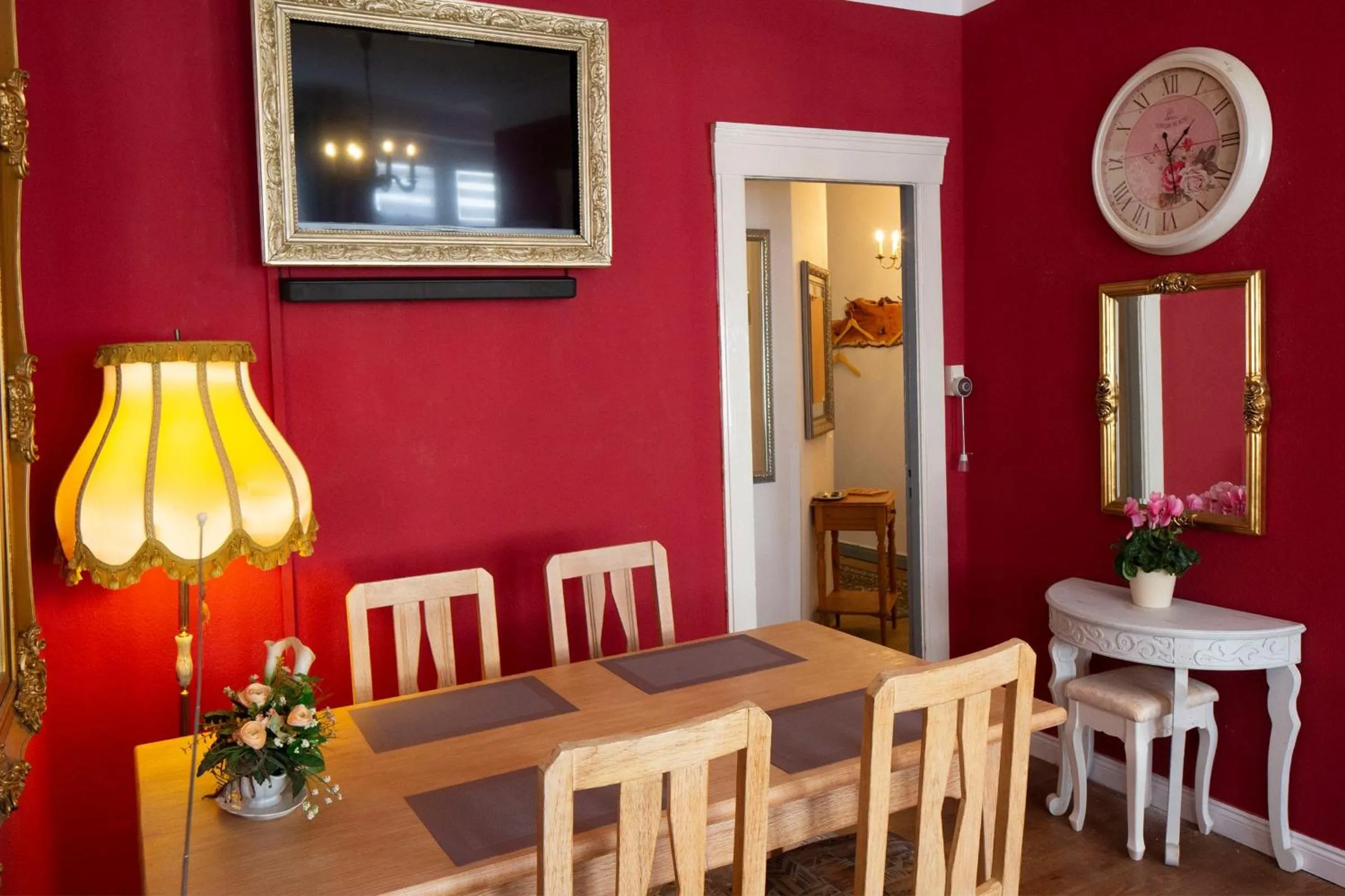 fewo1846 - Royal Suite - Stilvolle Wohnung mit 2 Schlafzimmern im Stadtzentrum