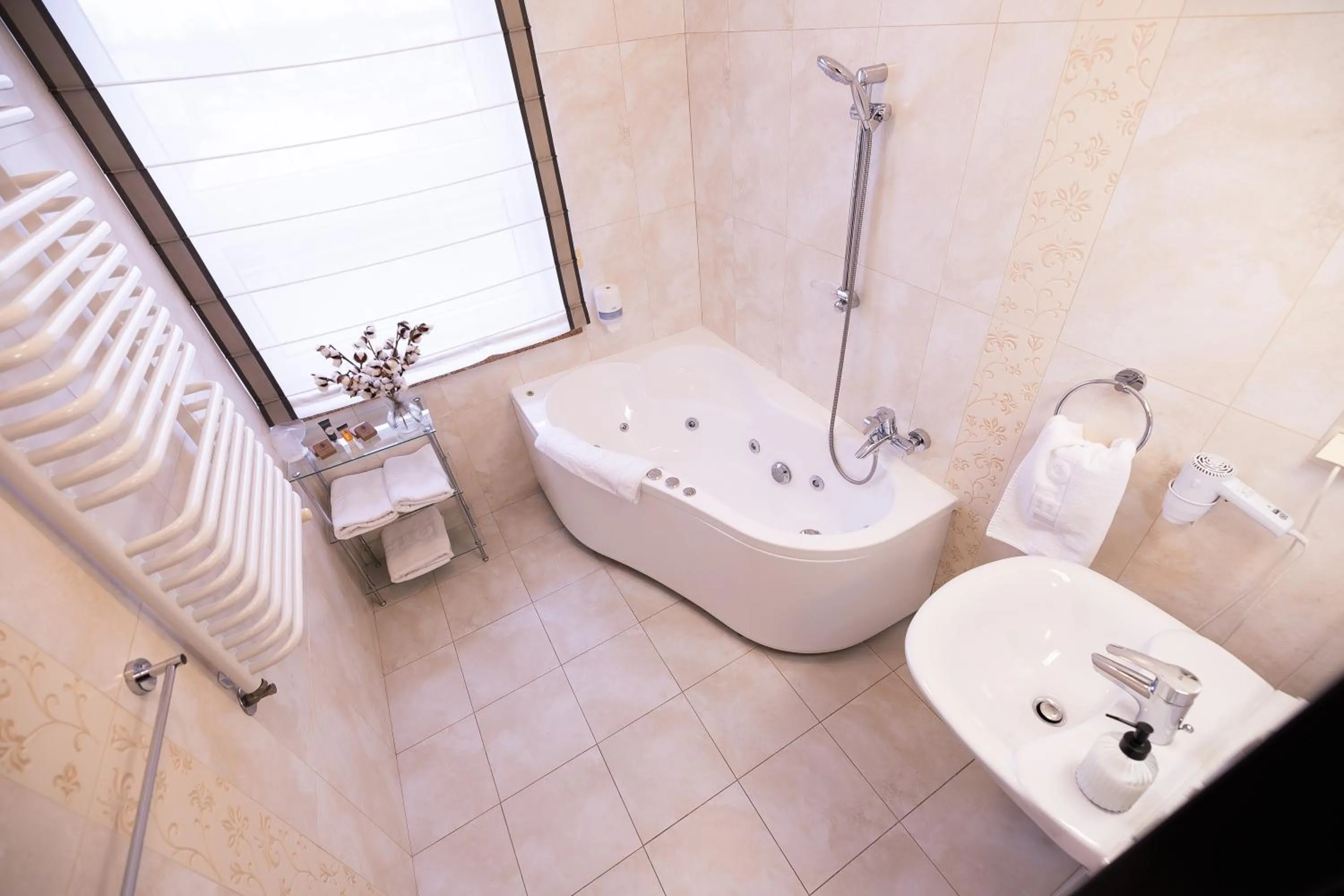 Hot Tub in Hotel Borowiecki