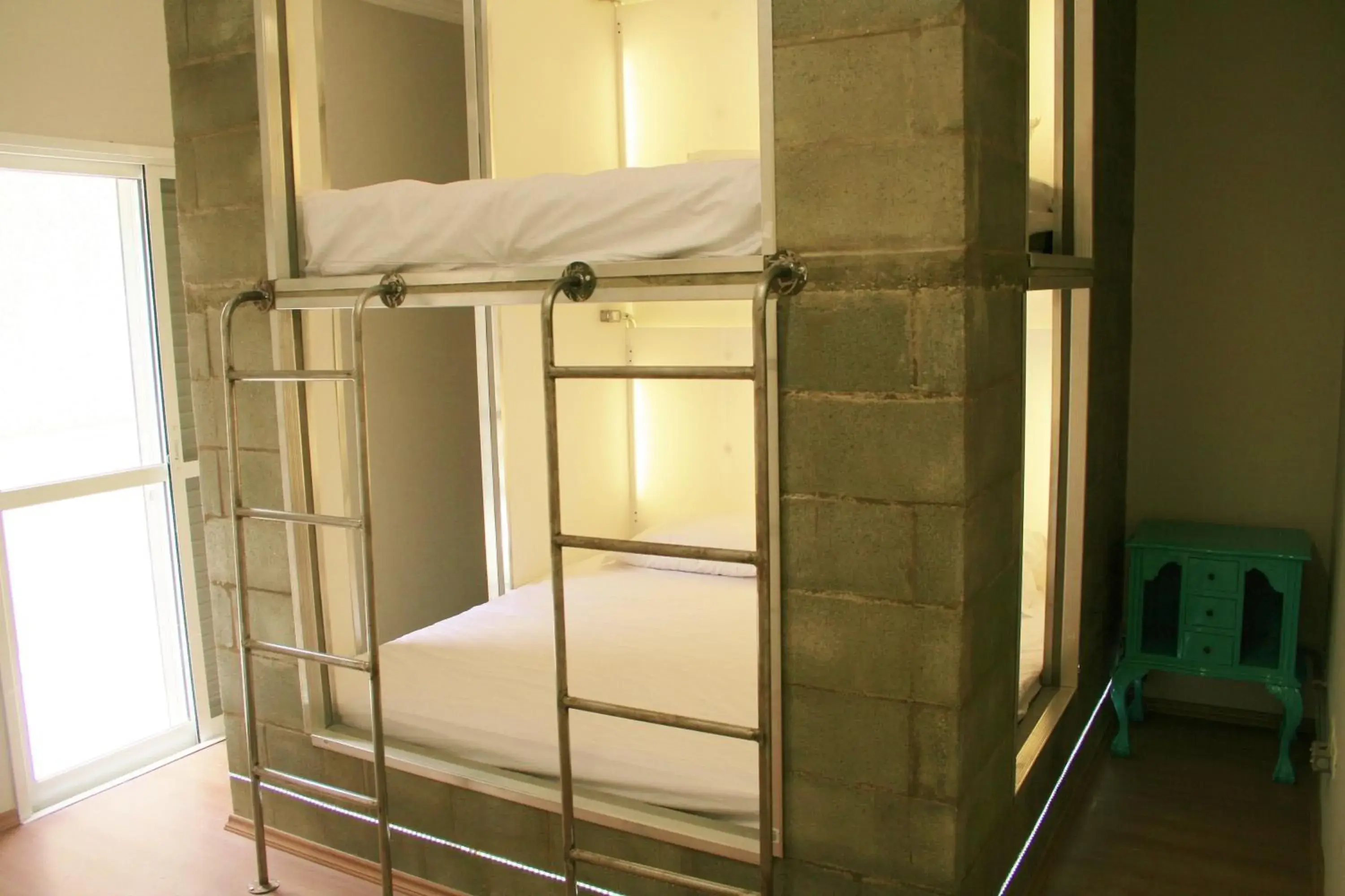 Private Quadruple Room in Viva Hostel Design Private Quadruple Room in Viva Hostel Design