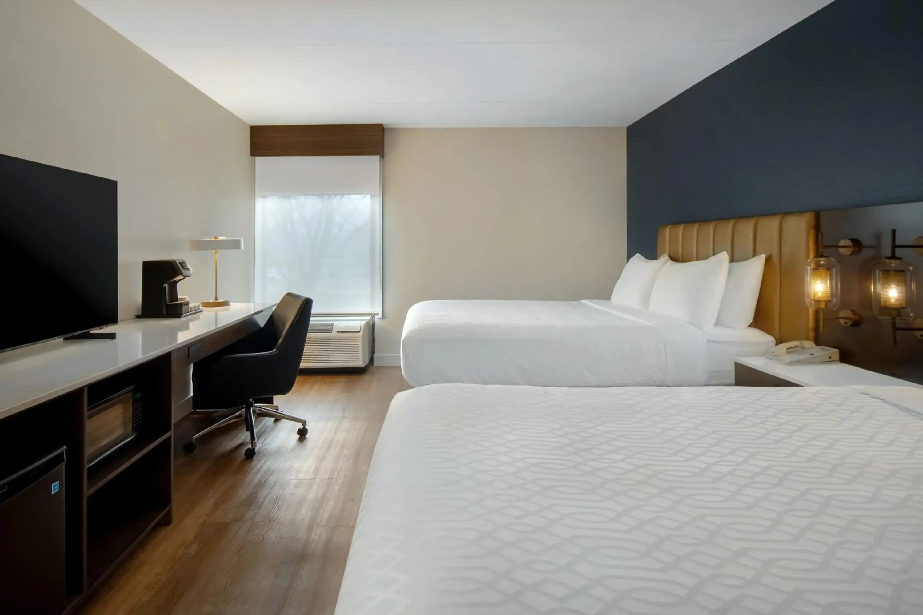 Bed in Best Western Plus Meadowlands Bed in Best Western Plus Meadowlands