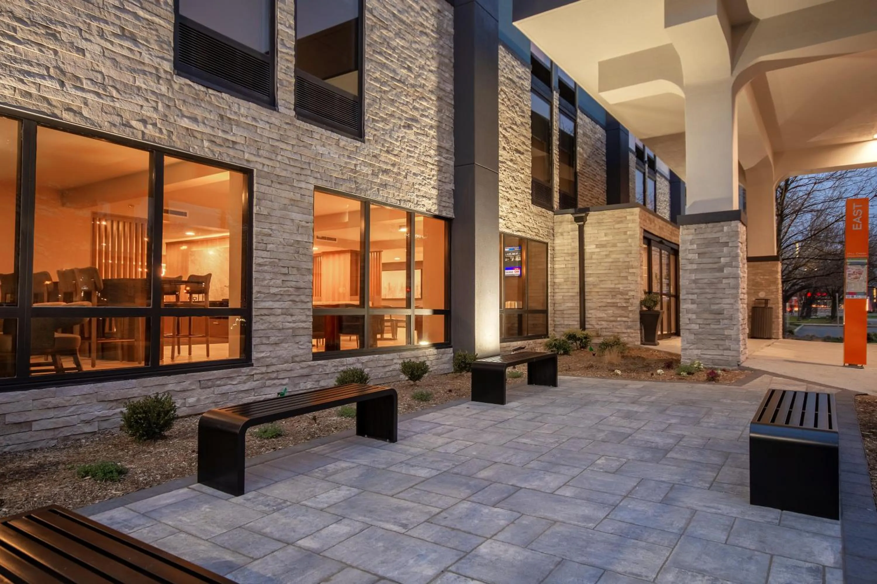 Property building in Best Western Plus Meadowlands