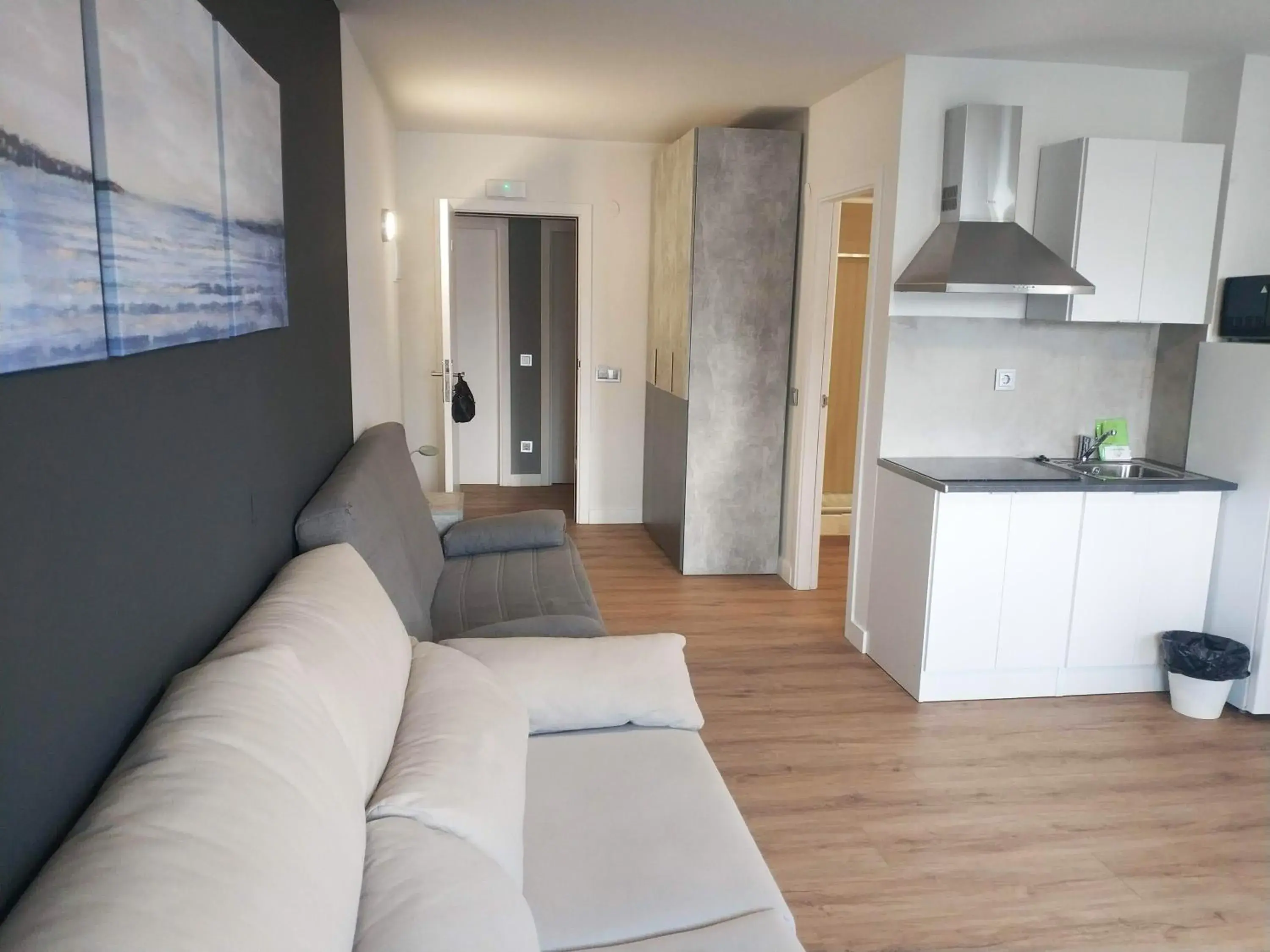 Kitchen or kitchenette in Apartamentos Hi Apartaments Santander 3000 Kitchen or kitchenette in Apartamentos Hi Apartaments Santander 3000