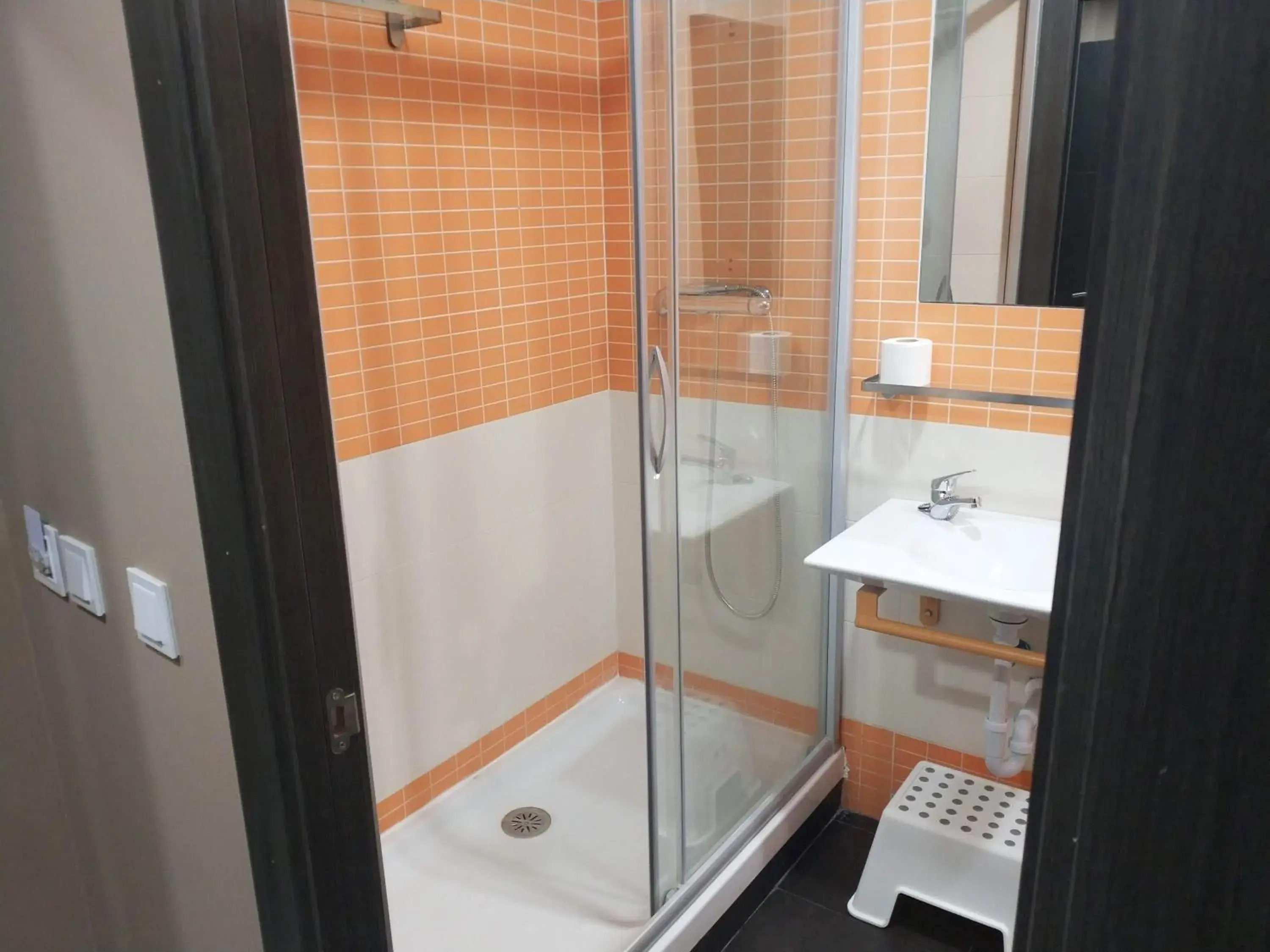 Bathroom in Apartamentos Hi Apartaments Santander 3000 Bathroom in Apartamentos Hi Apartaments Santander 3000