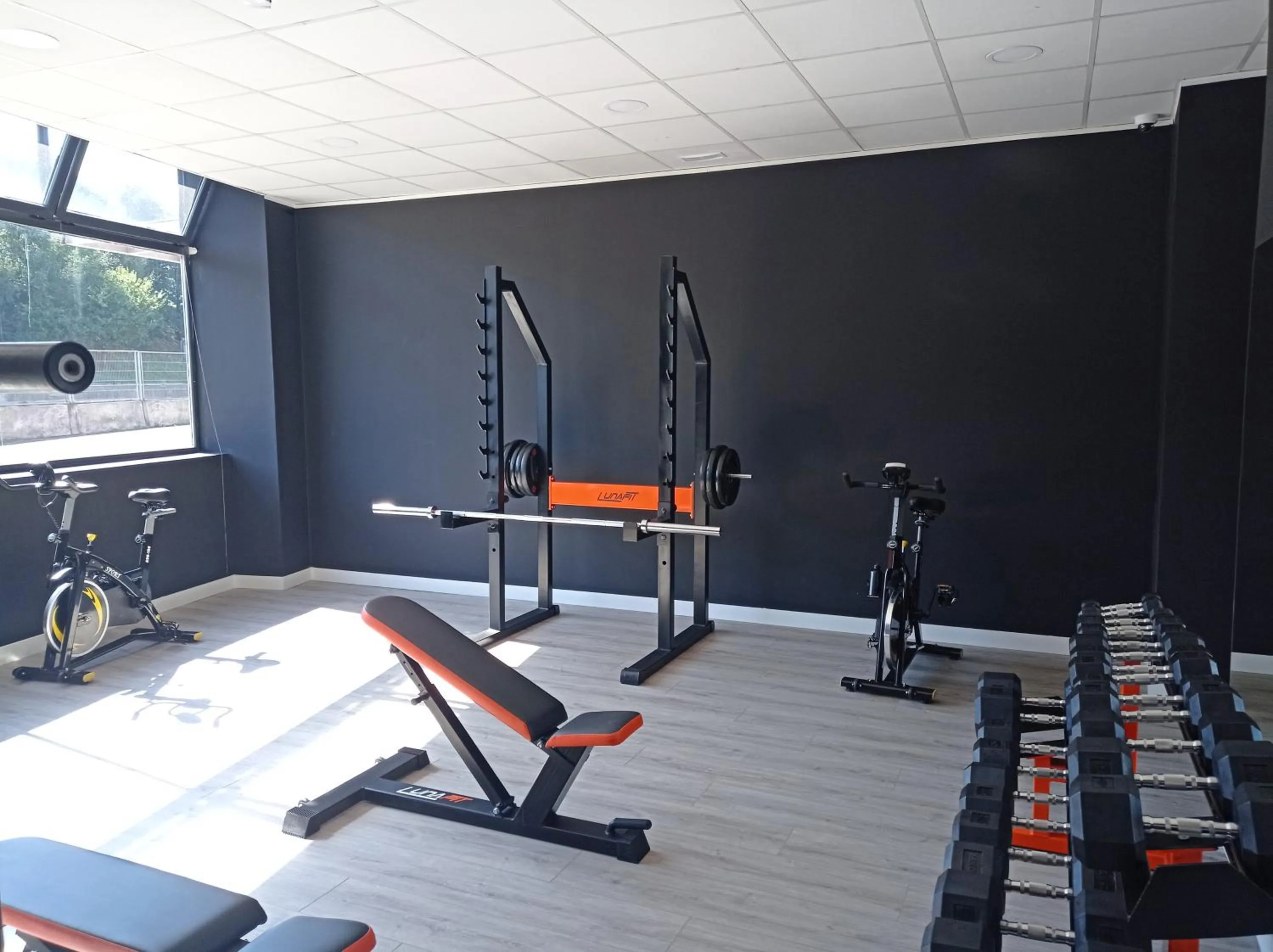 Fitness centre/facilities in Apartamentos Hi Apartaments Santander 3000