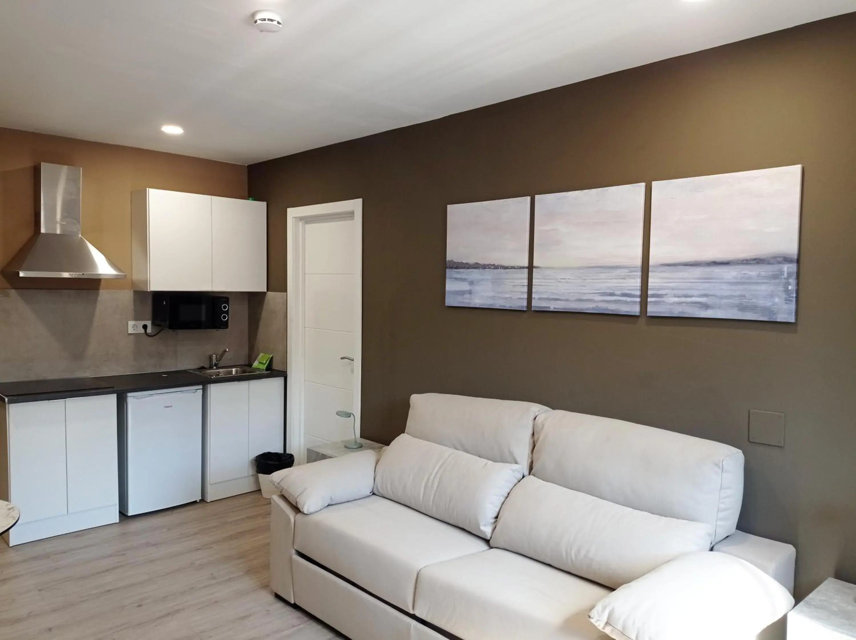 Kitchen or kitchenette in Apartamentos Hi Apartaments Santander 3000 Kitchen or kitchenette in Apartamentos Hi Apartaments Santander 3000