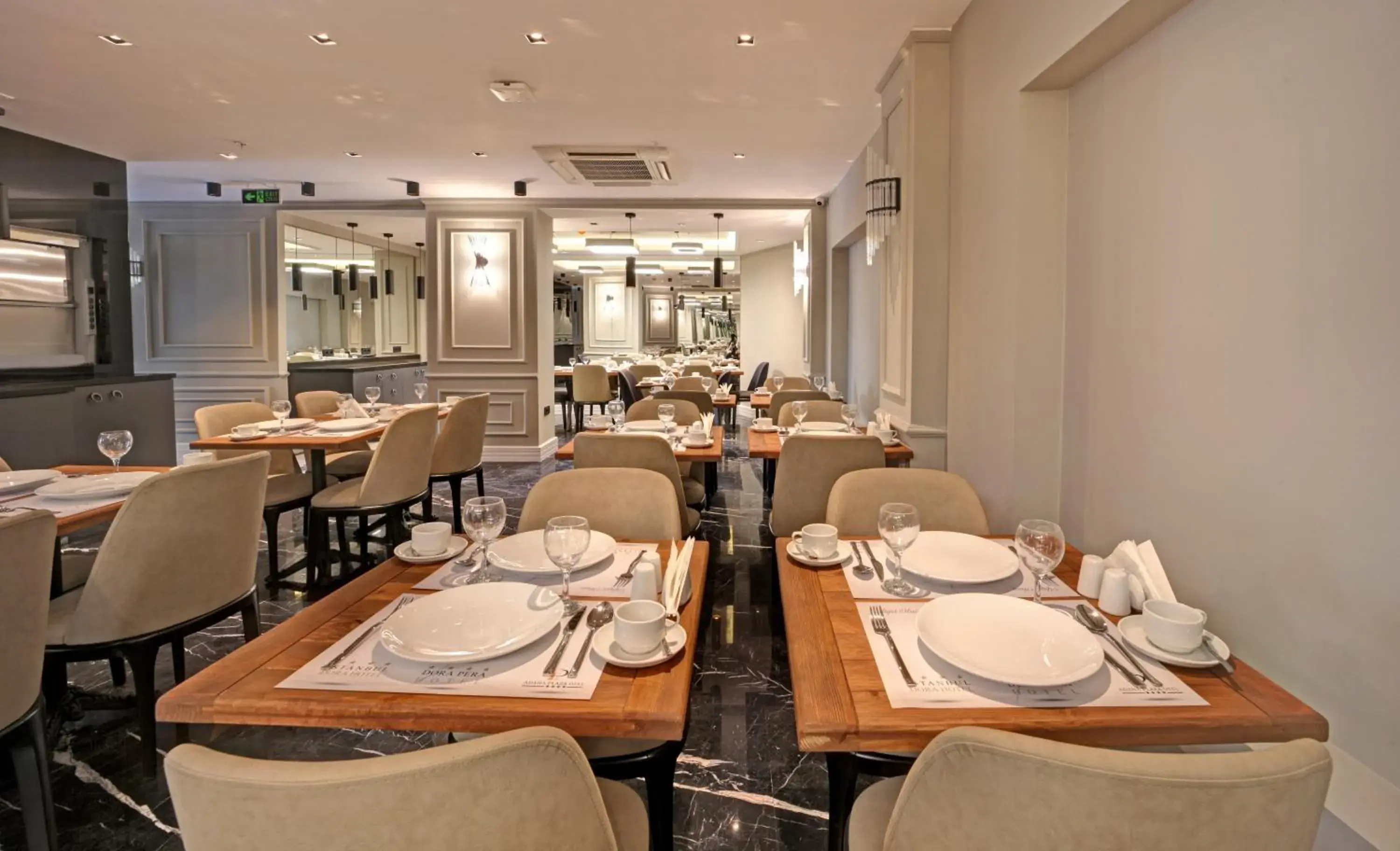 Restaurant/places to eat in Dora Pera Hotel Restaurant/places to eat in Dora Pera Hotel