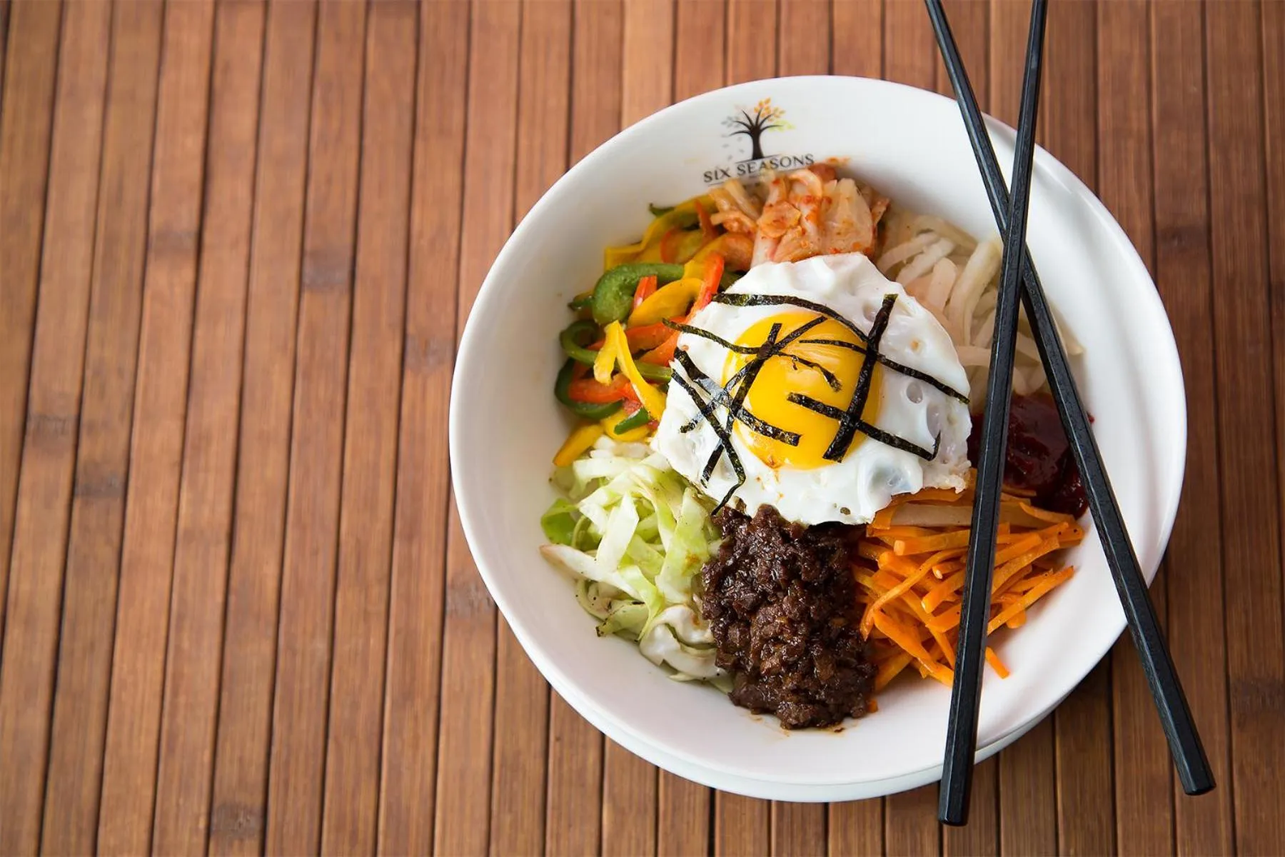 Food and drinks in Six Seasons Hotel