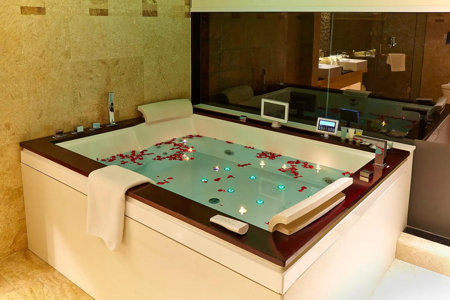 Bathroom in Six Seasons Hotel