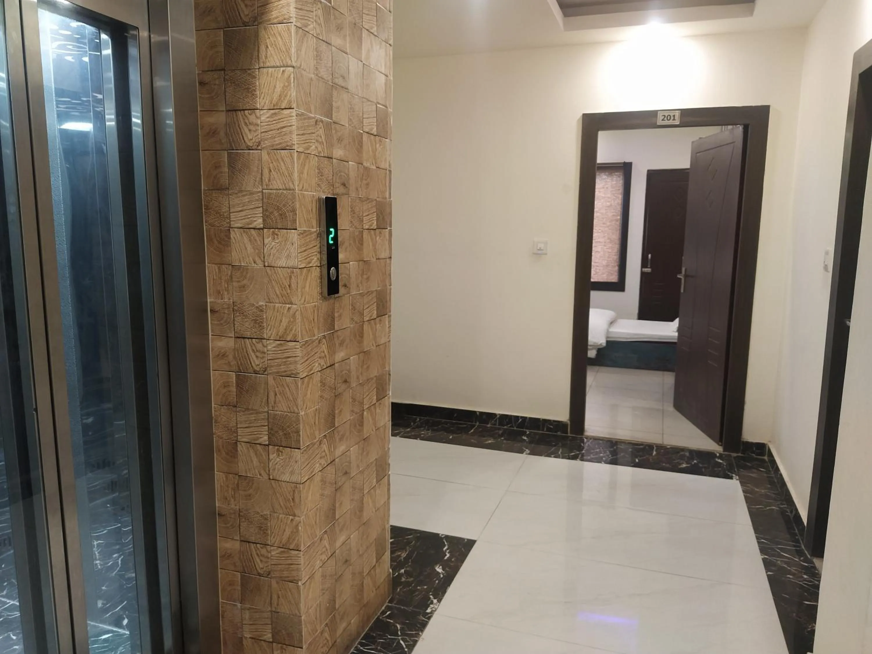 Area and facilities in Hotel Geeta Residency Haridwar