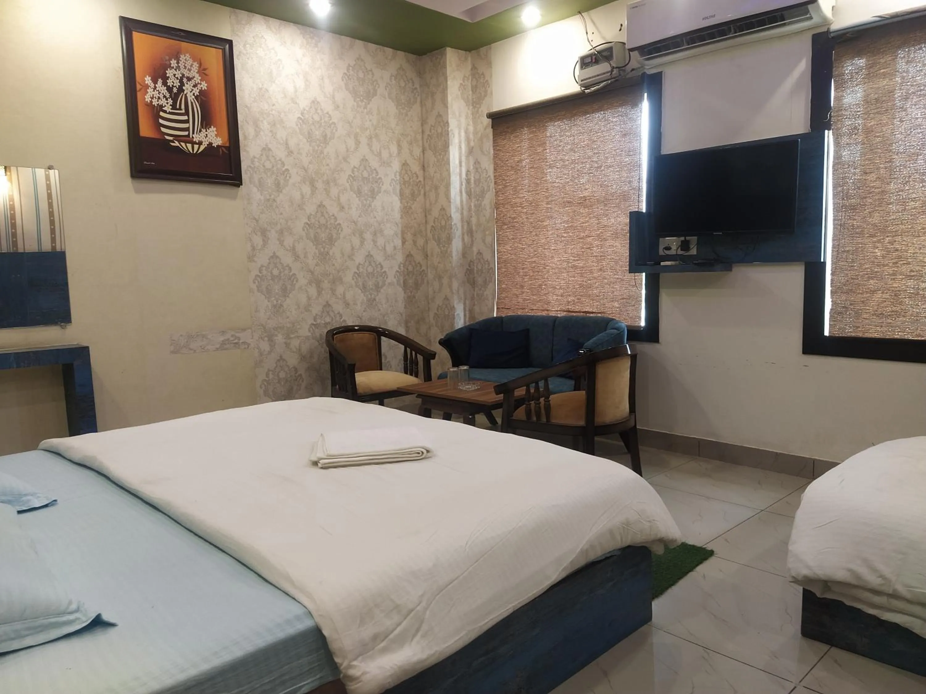 Bedroom, Bed in Hotel Geeta Residency Haridwar