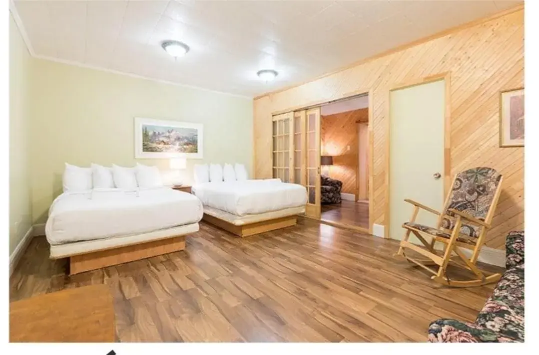 Family Room with Private Bathroom in Auberge des Berges Family Room with Private Bathroom in Auberge des Berges