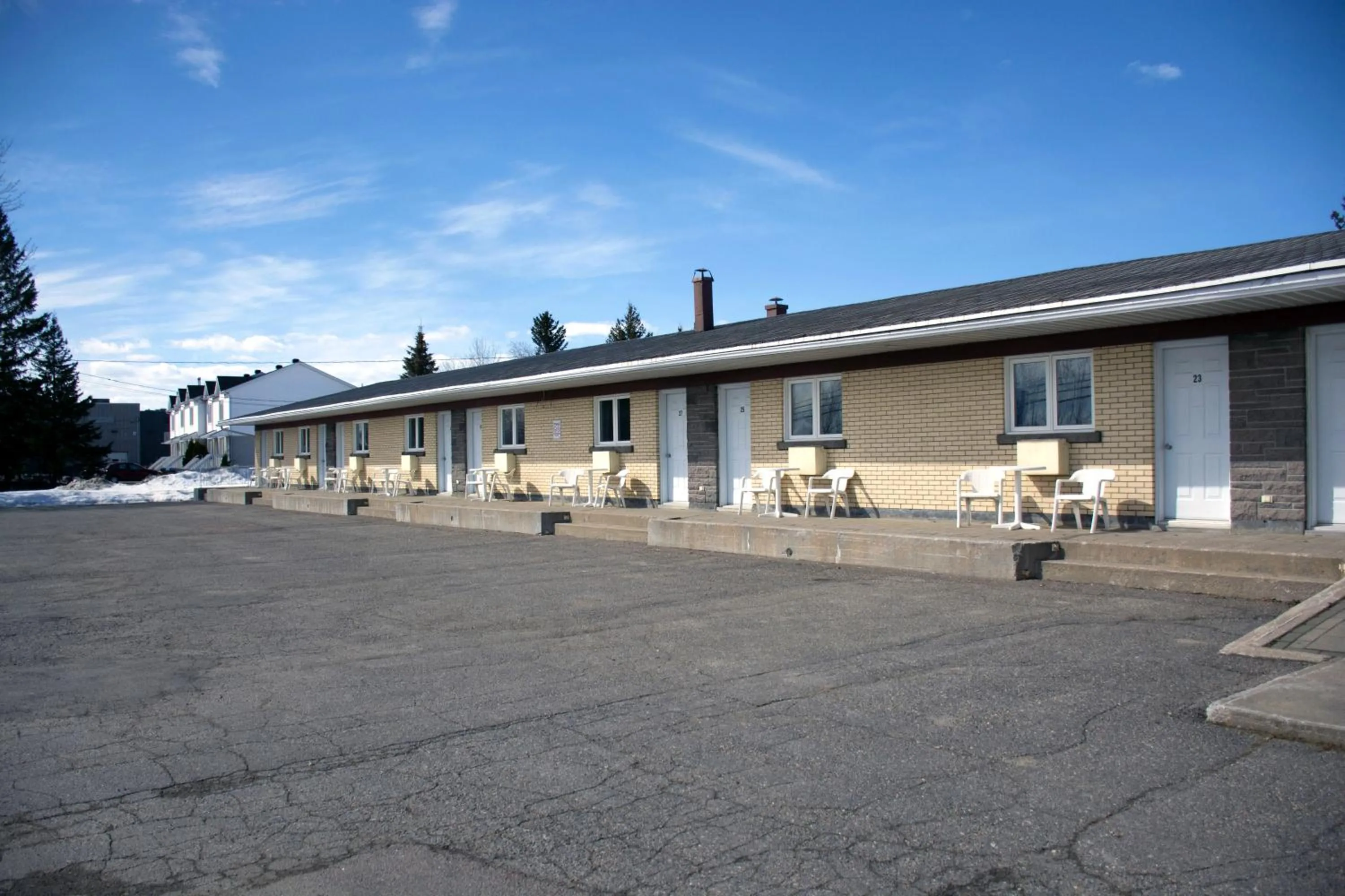 Property building in Motel Moreau