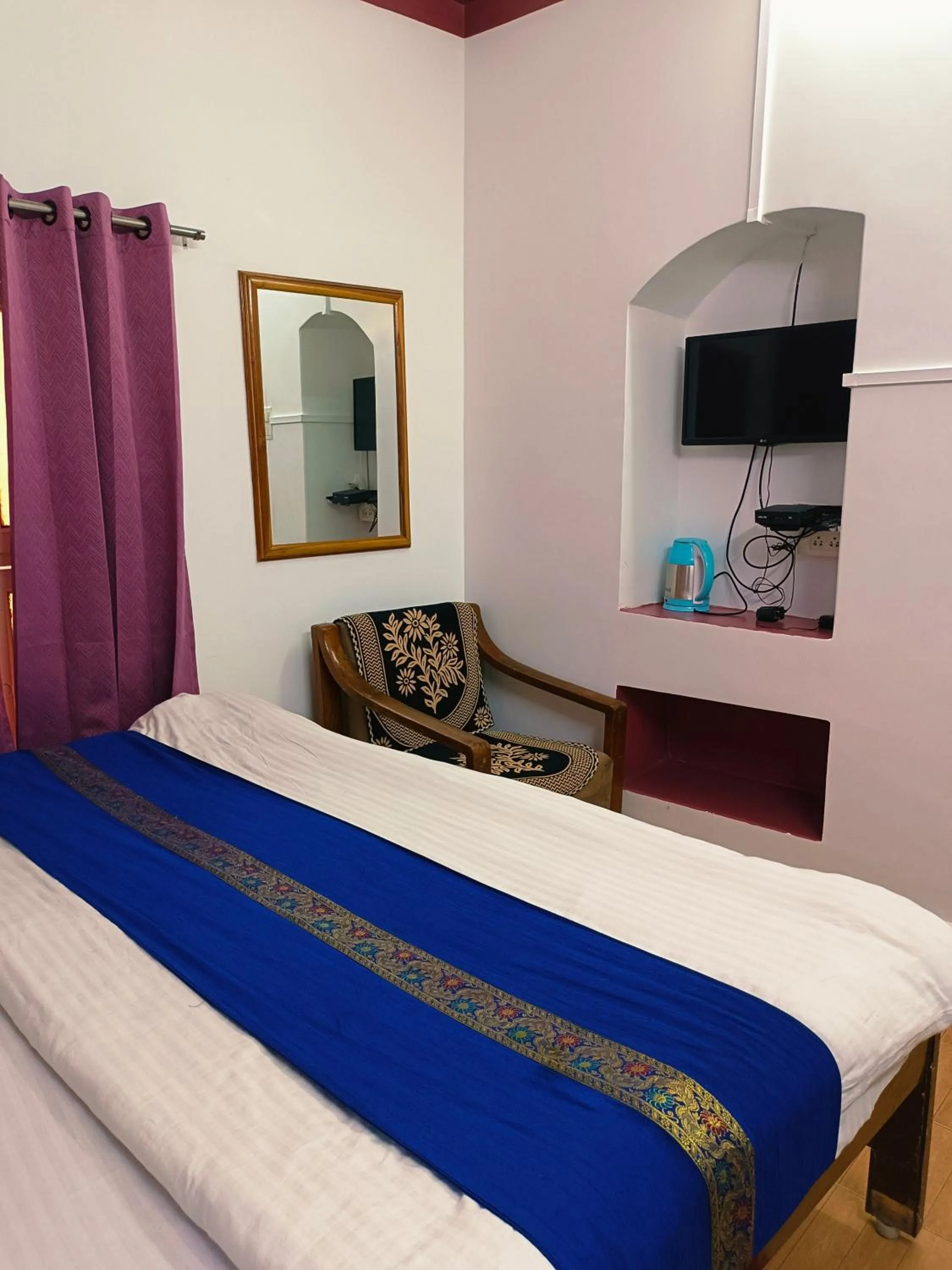 Coffee/tea facilities, Bed in Baba Guest House